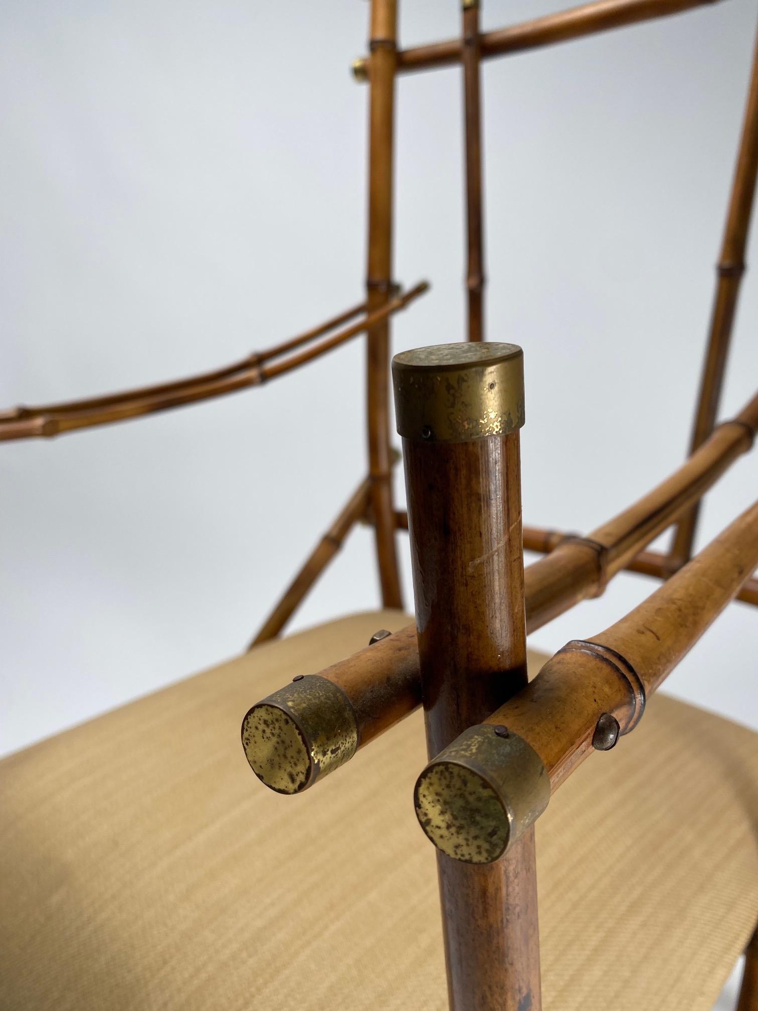 Fin du 20e siècle Paire de fauteuils et table basse Paolo Traversi, bambou et laiton, Italie en vente