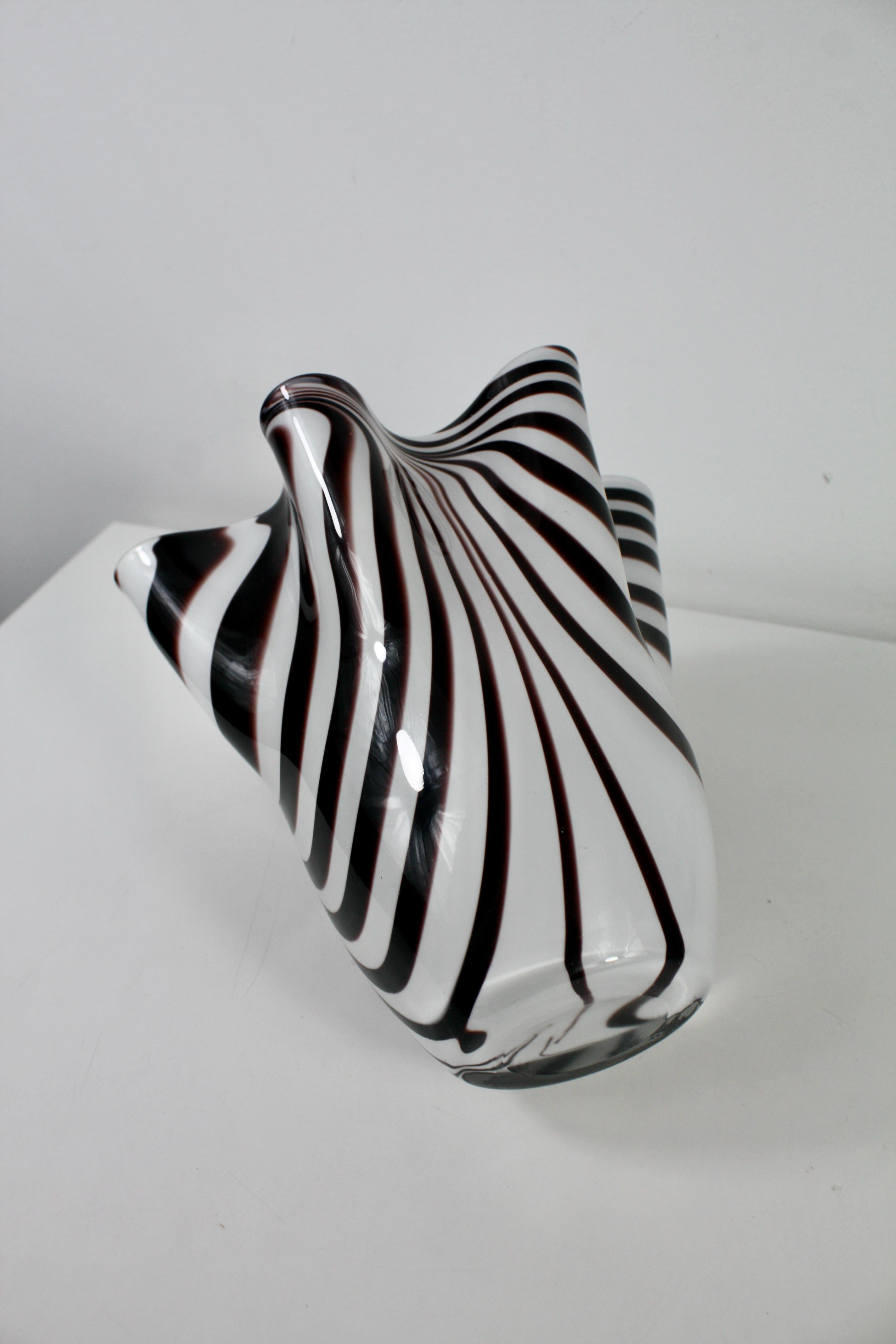 Paolo Venini & Fulvio Bianconi “Fazzoletti” Murano Glass Vase, Italy, 1950s in vendita 6