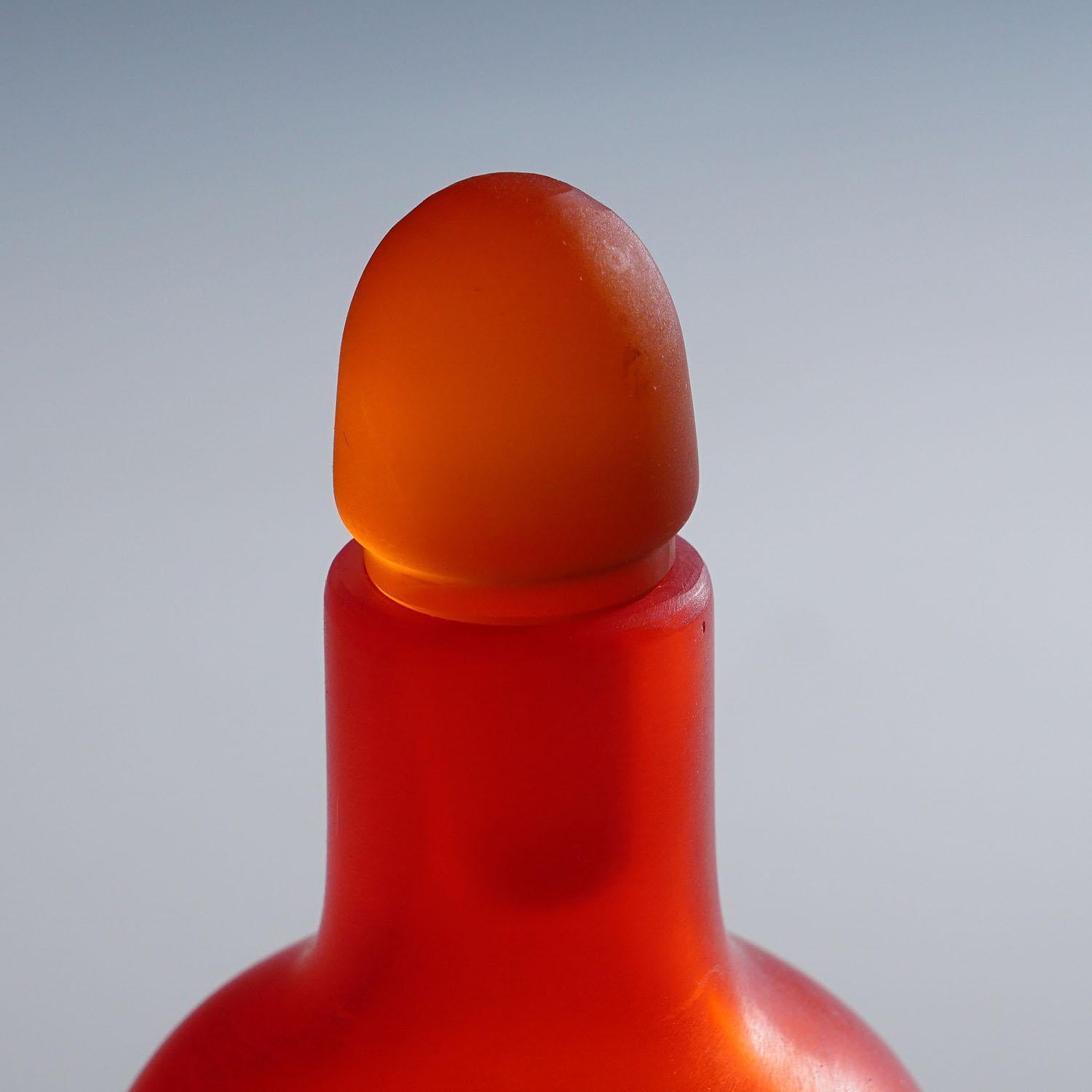 Paolo Venini Inciso-Glasflasche, hergestellt von Venini, 1990er Jahre (Moderne der Mitte des Jahrhunderts) im Angebot