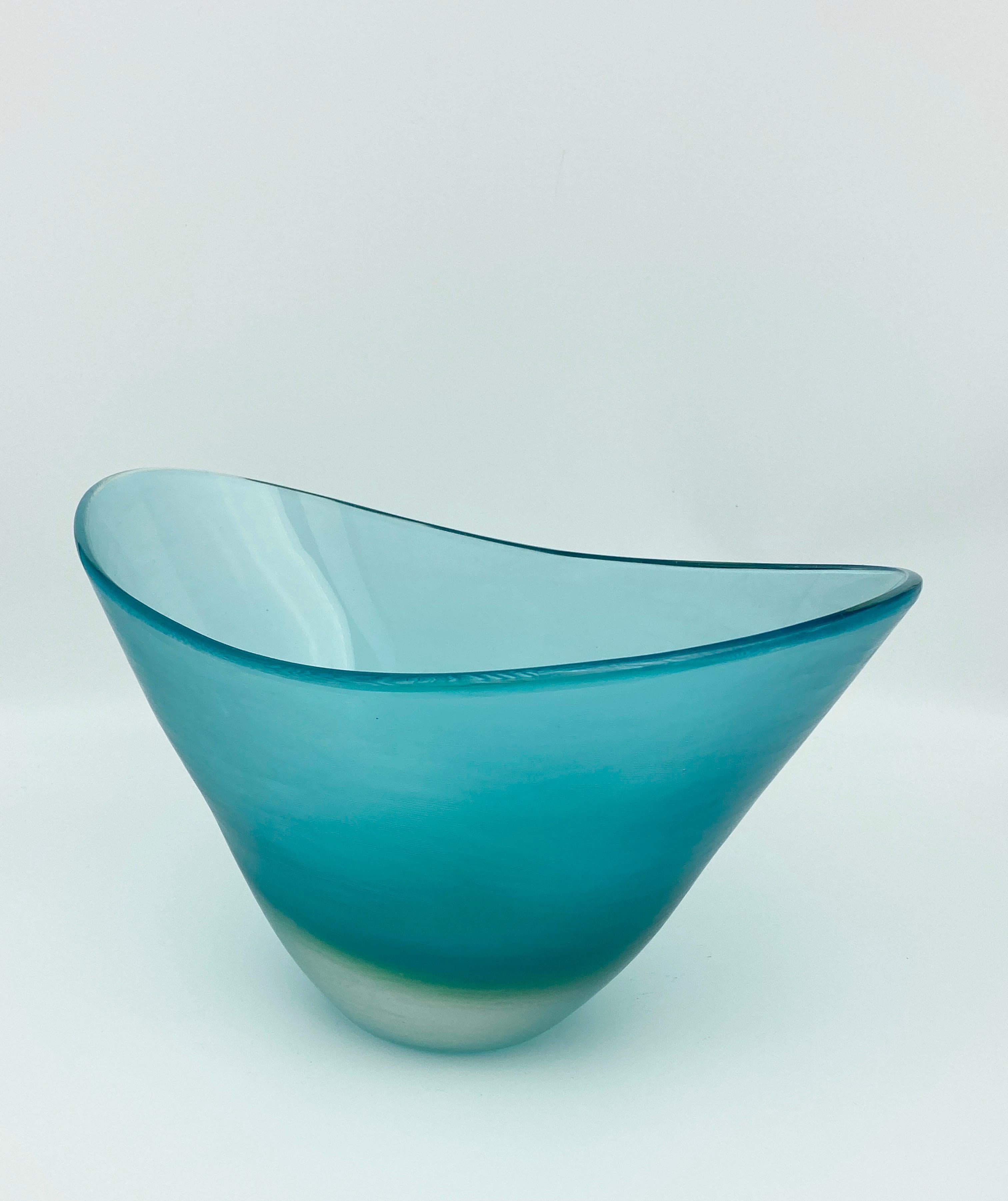 Paolo Venini Inciso large boat-Shaped Bowl Vase signed Murano, Italy Glass 1956 In Good Condition In Munster, NRW