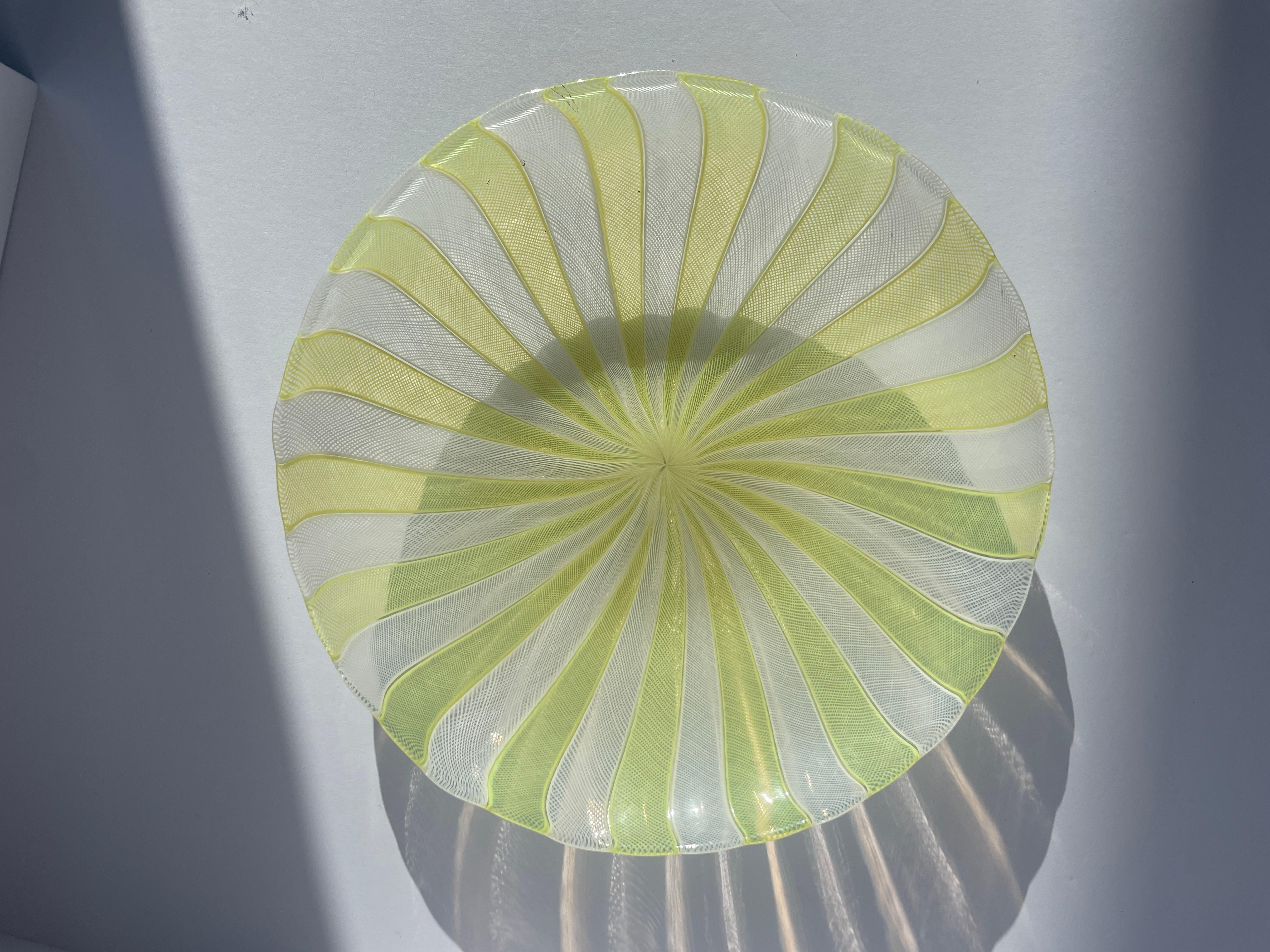 Paolo Venini Latticino Zanfirico Glass Bowl Plate Yellow White Uranium Murano For Sale 10