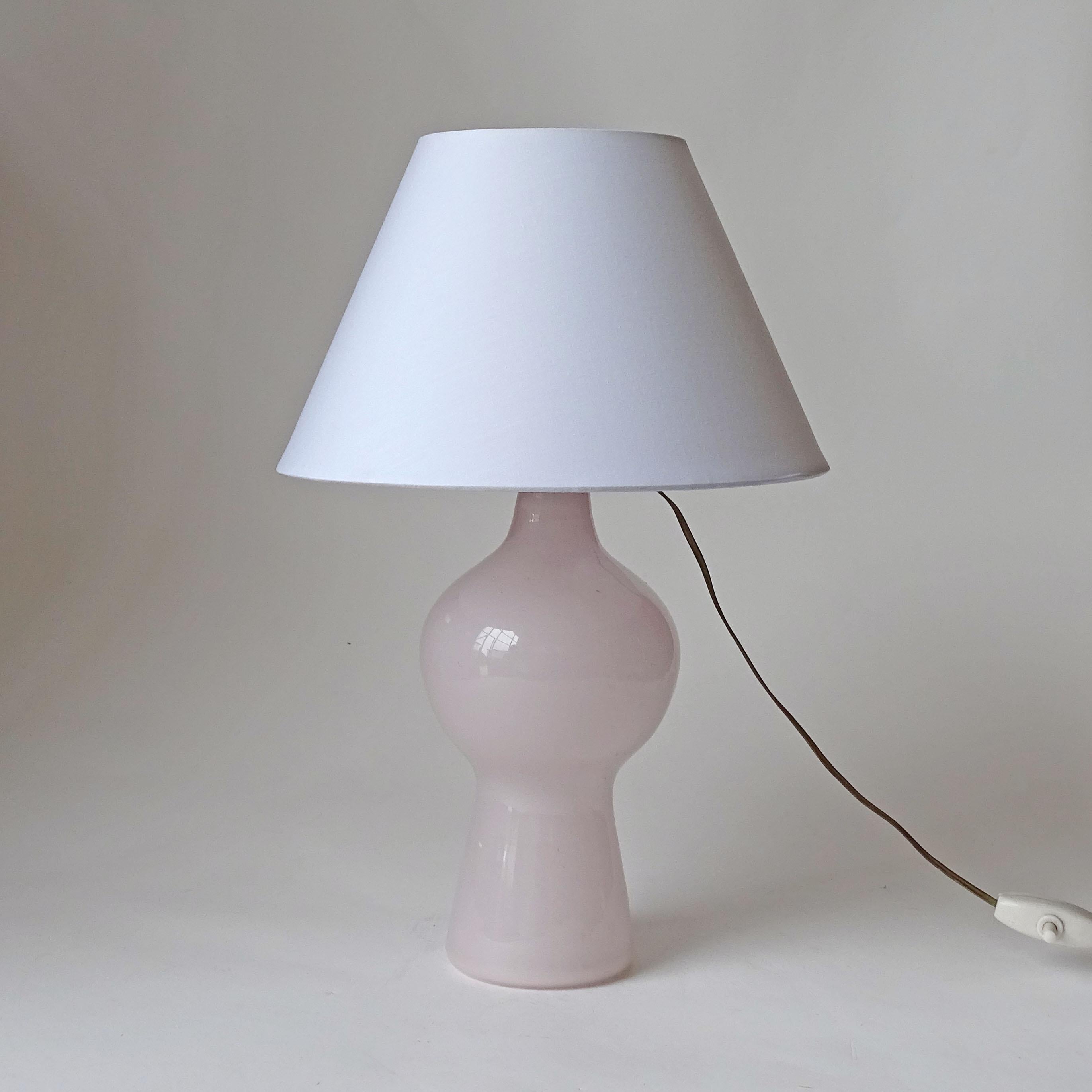 Mid-Century Modern Paolo Venini Pair of Antique Pink Opalino Murano Glass Table Lamps for Venini For Sale
