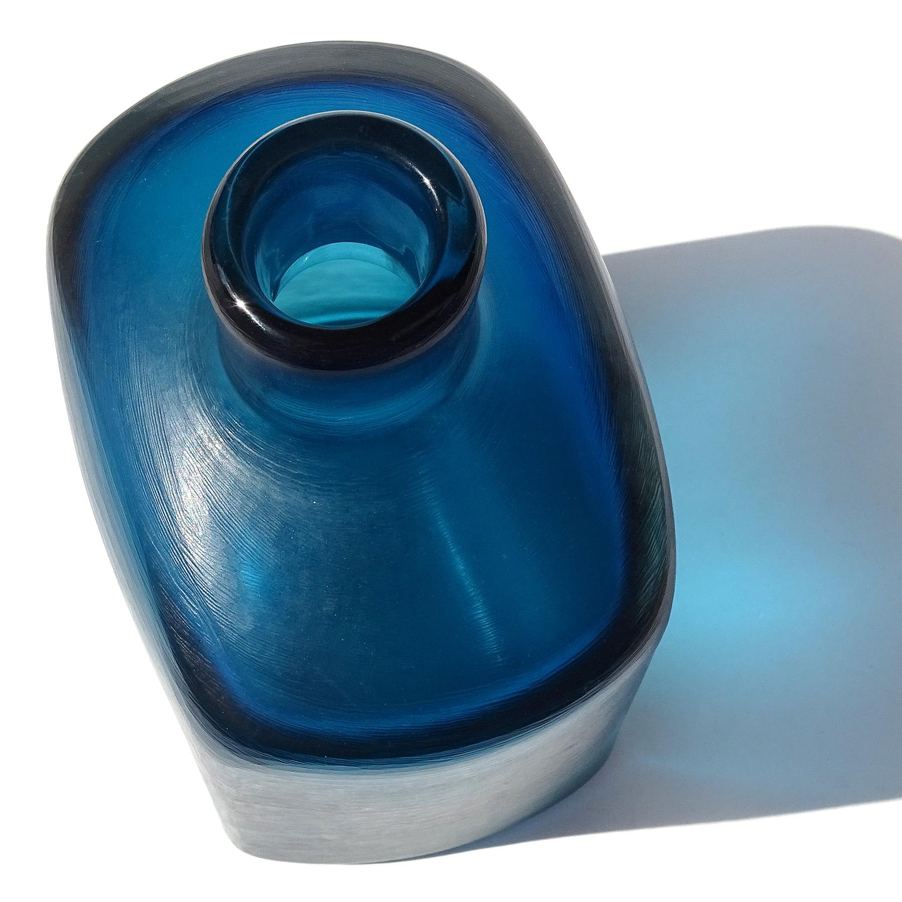 Paolo Venini Signed Murano Sommerso Blue Inciso Technique Italian Art Glass Vase In Good Condition For Sale In Kissimmee, FL