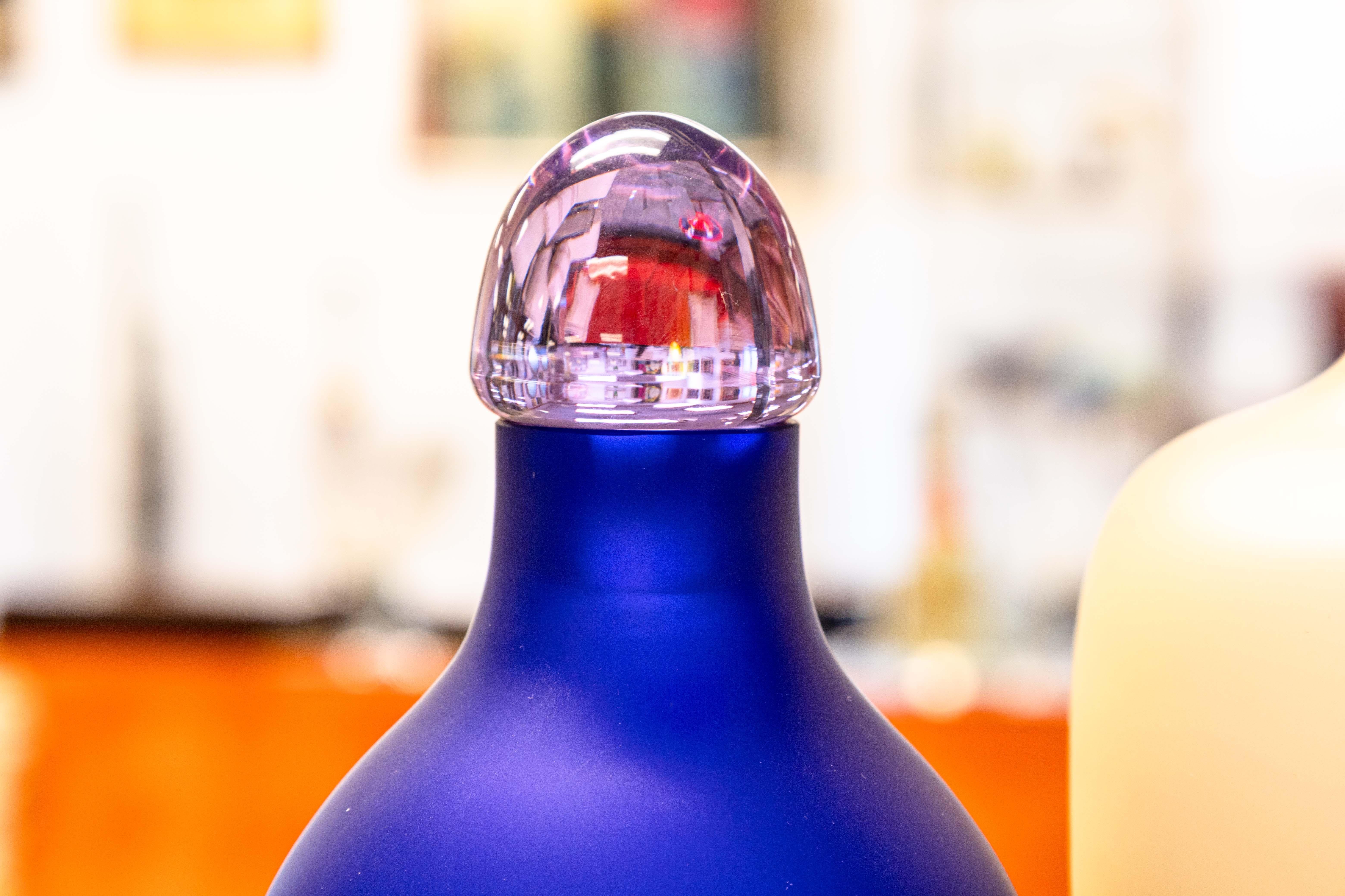 XX secolo Paolo Venini Sommerso Inciso Set di 3 decanter in vetro Studio A postmoderno in vendita