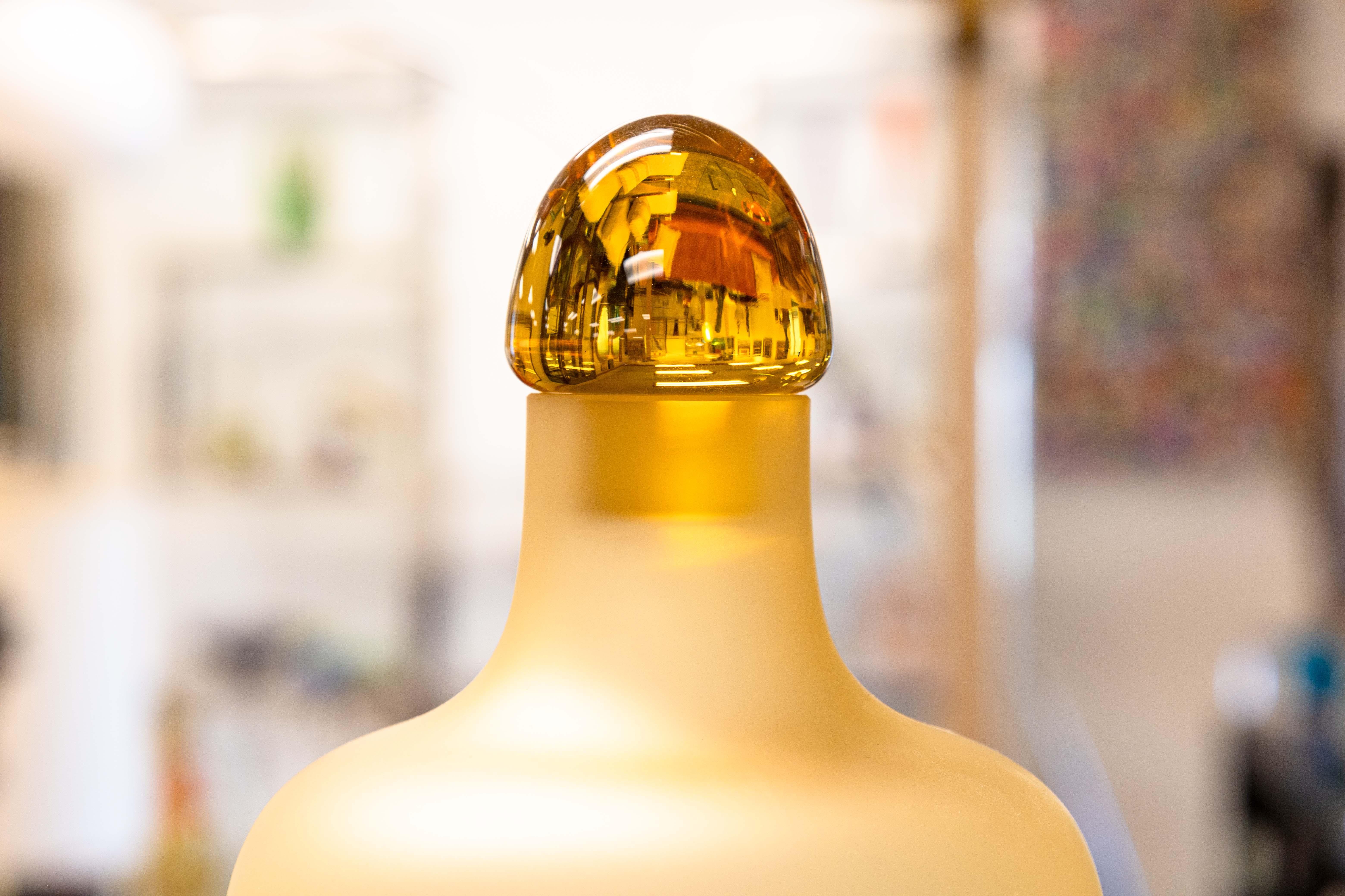 Vetro artistico Paolo Venini Sommerso Inciso Set di 3 decanter in vetro Studio A postmoderno in vendita