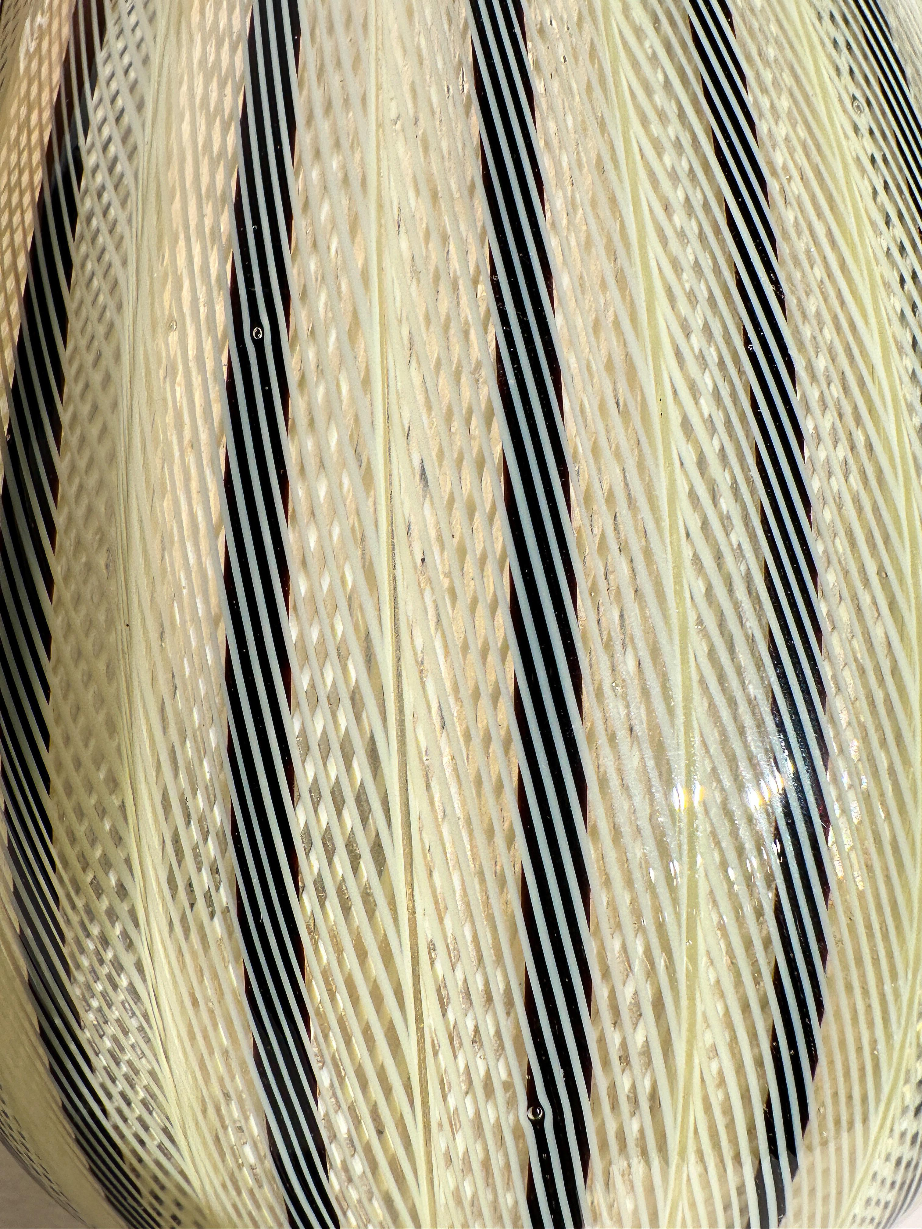 Vase Paolo Venini Vase en verre Murano Zanfirico Italie années 1950 en vente 4