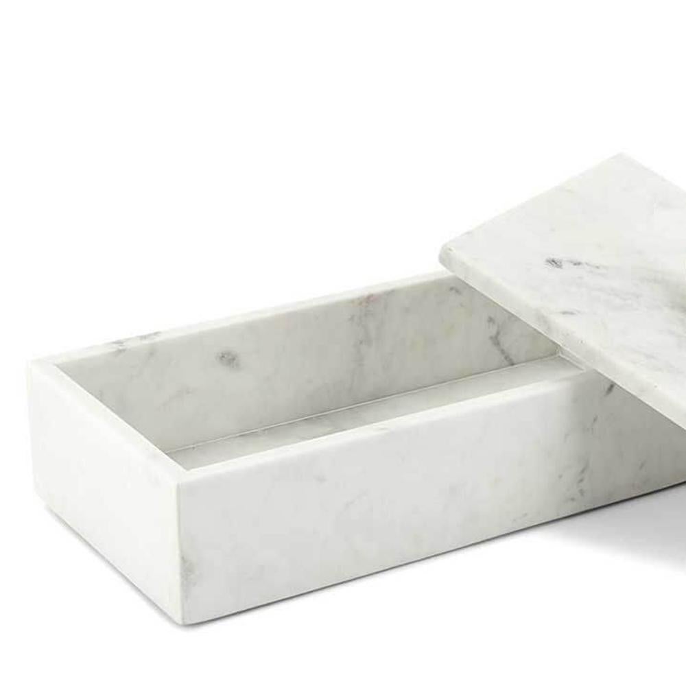 Box Paon Stone en pierre blanche, box
avec couvercle avec paon en métal doré sur le couvercle
le couvercle.