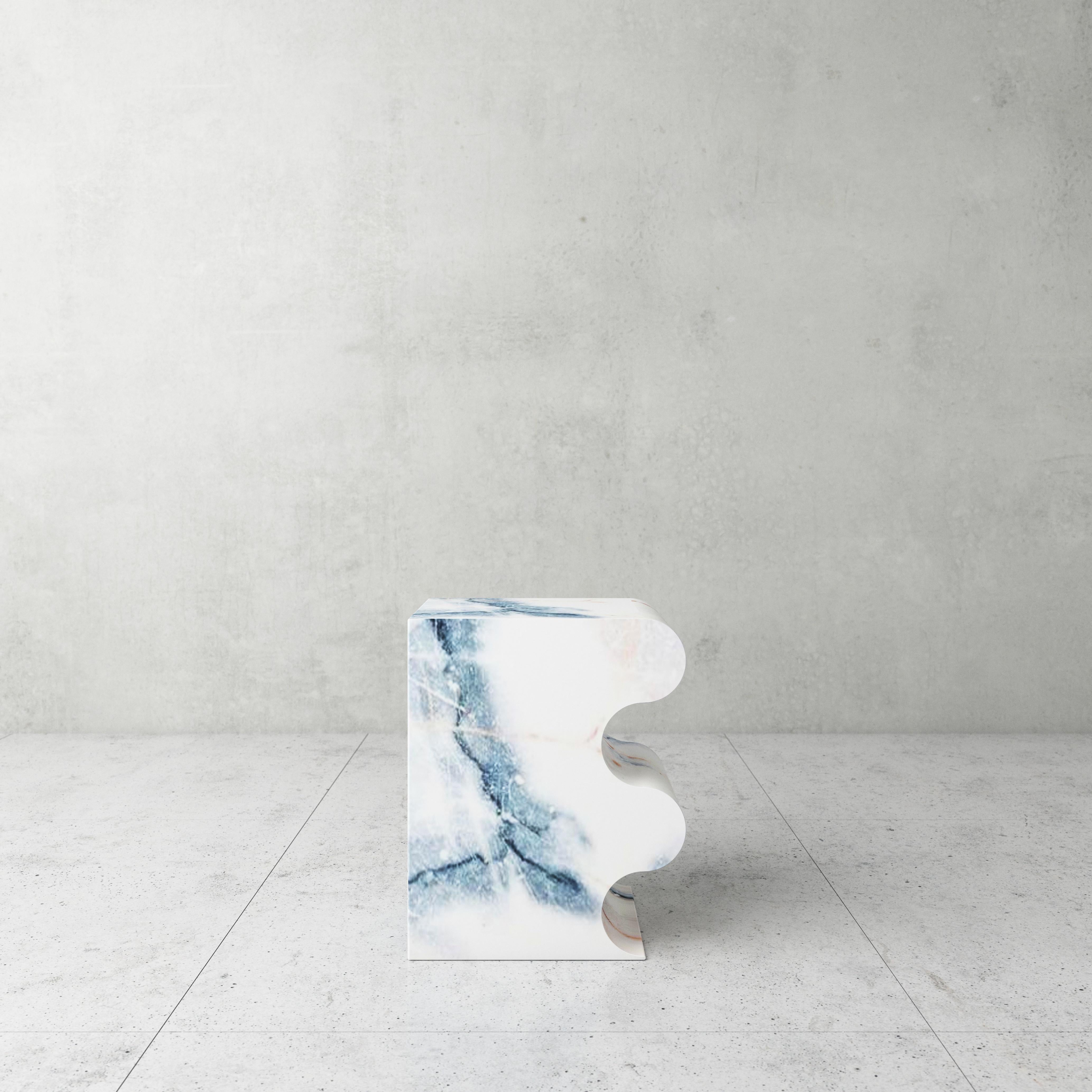 Un Beso En El Mar Marble Sculpted Stool by Pietro Franceschini In New Condition In Geneve, CH