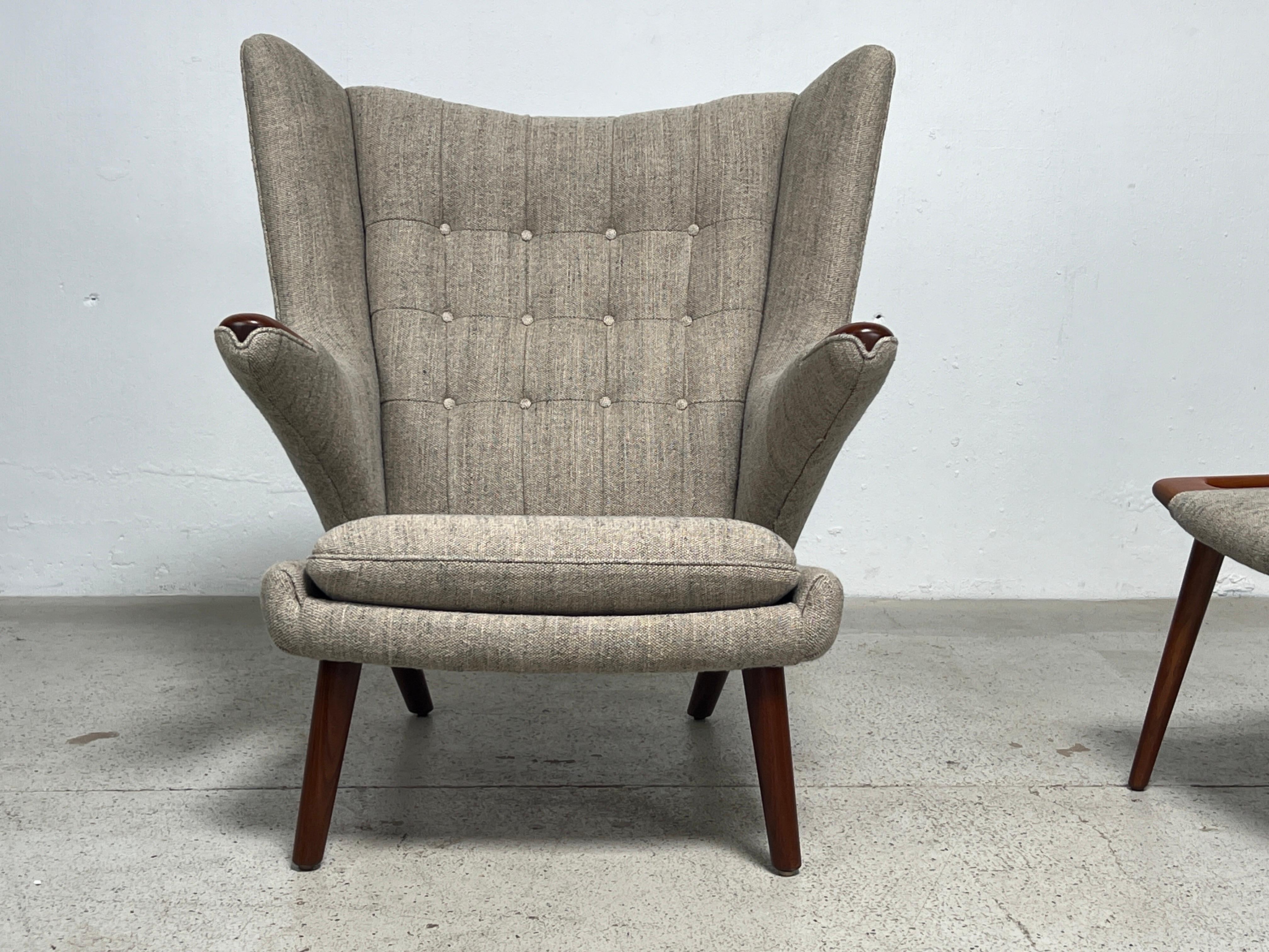 Papa-Bär-Stuhl und Ottomane von Hans Wegner für A.P Stolen im Angebot 5