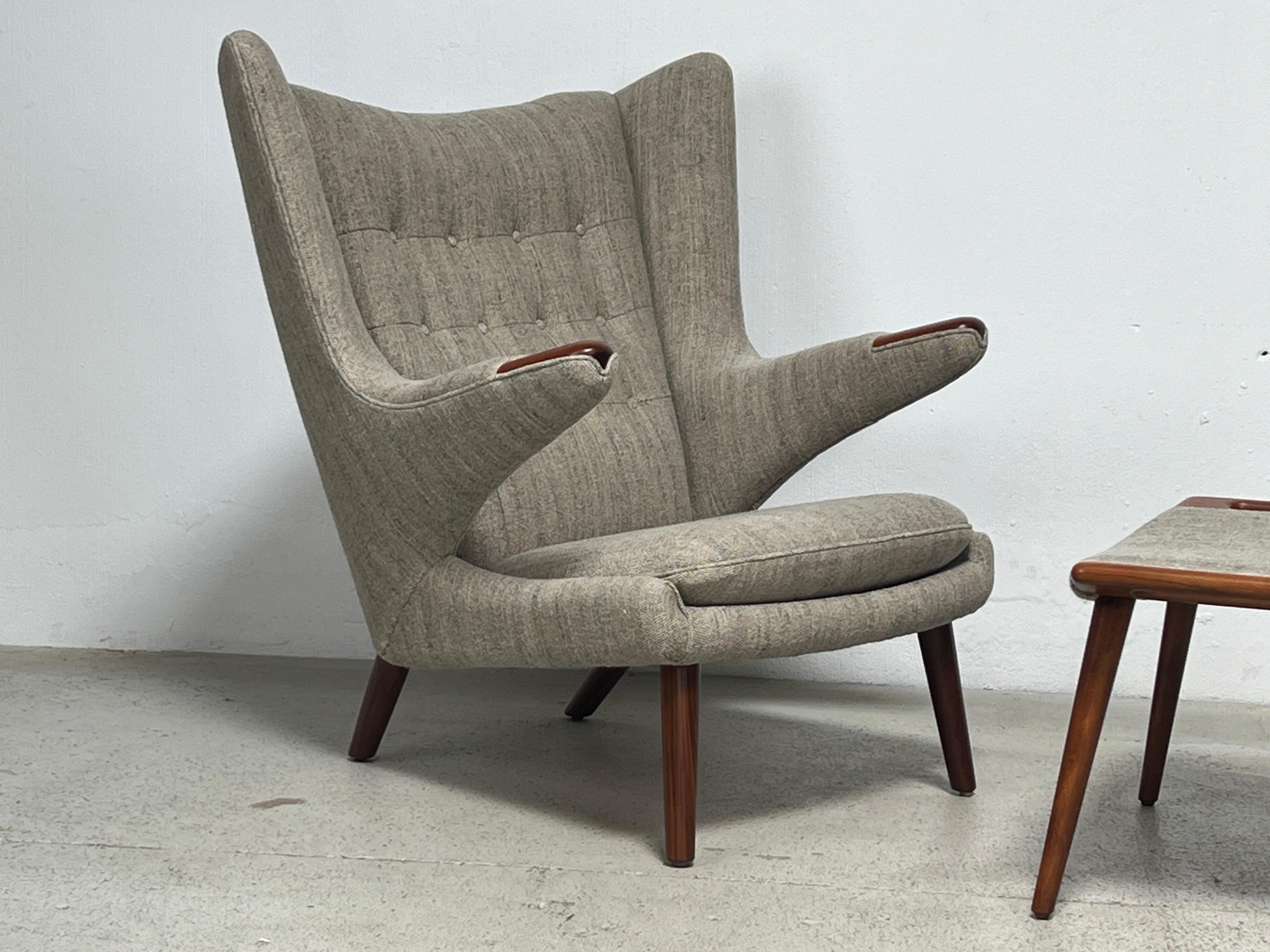 Papa-Bär-Stuhl und Ottomane von Hans Wegner für A.P Stolen im Angebot 13