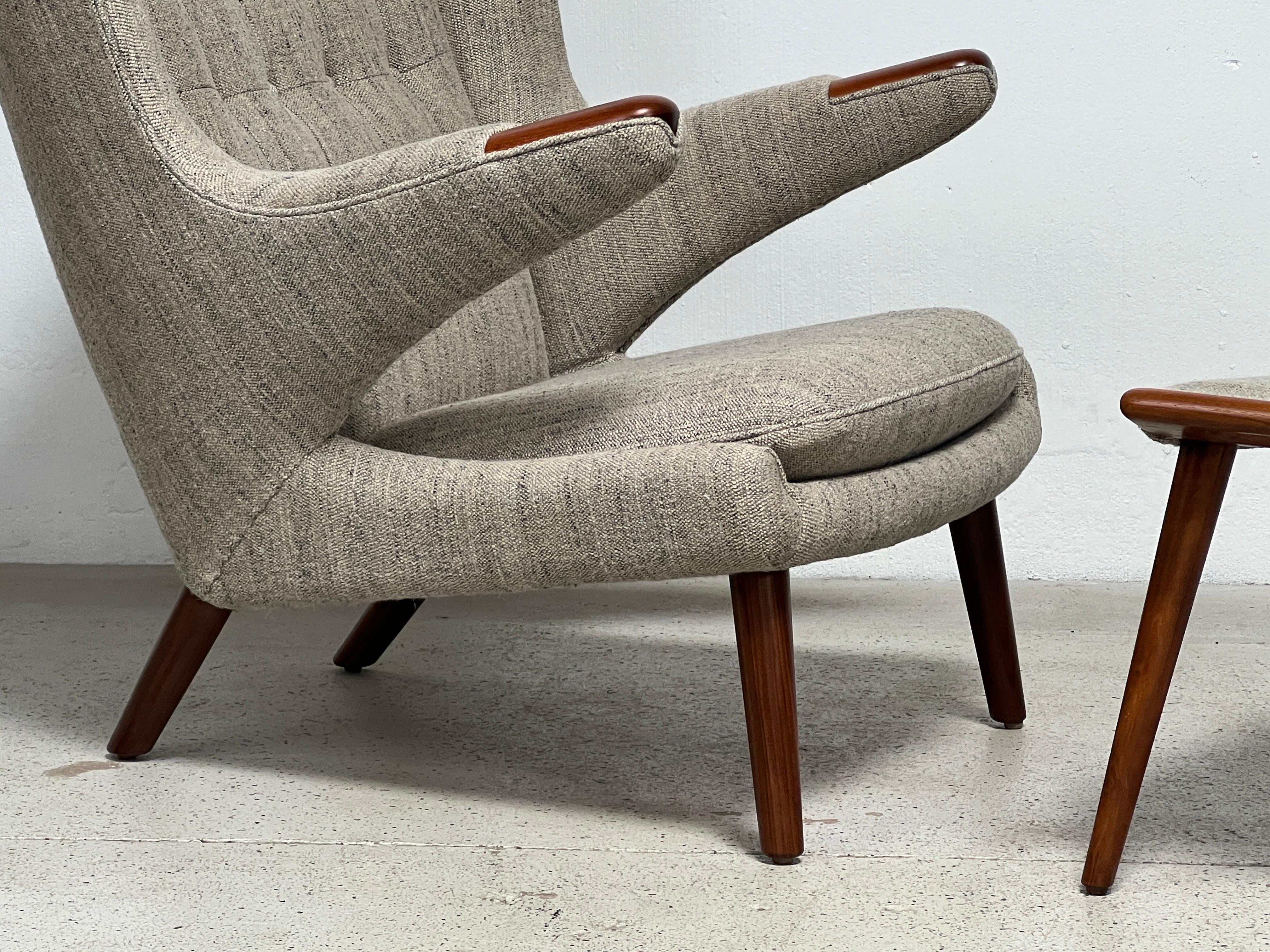 Papa-Bär-Stuhl und Ottomane von Hans Wegner für A.P Stolen (Teakholz) im Angebot