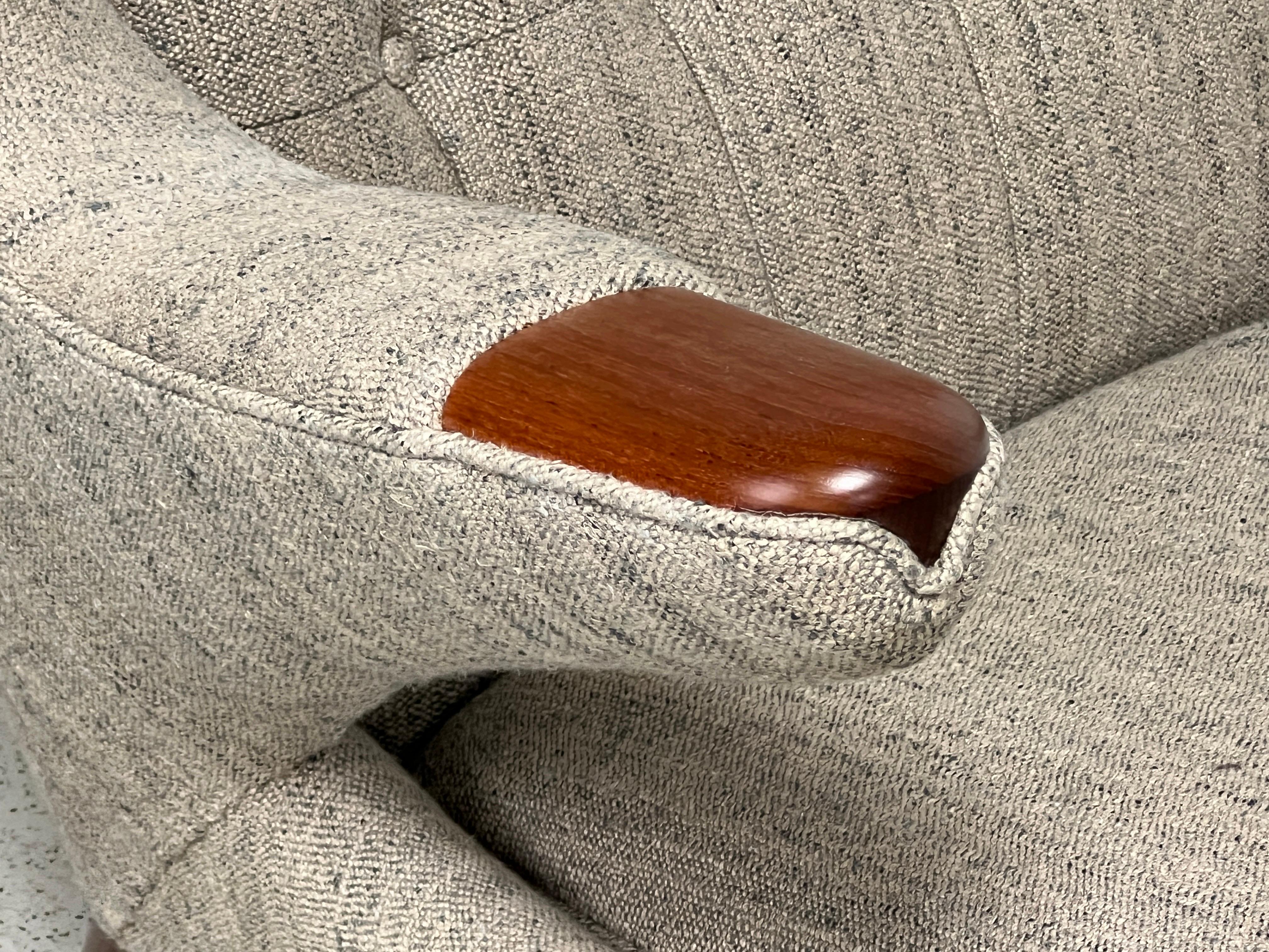 Papa-Bär-Stuhl und Ottomane von Hans Wegner für A.P Stolen im Angebot 1