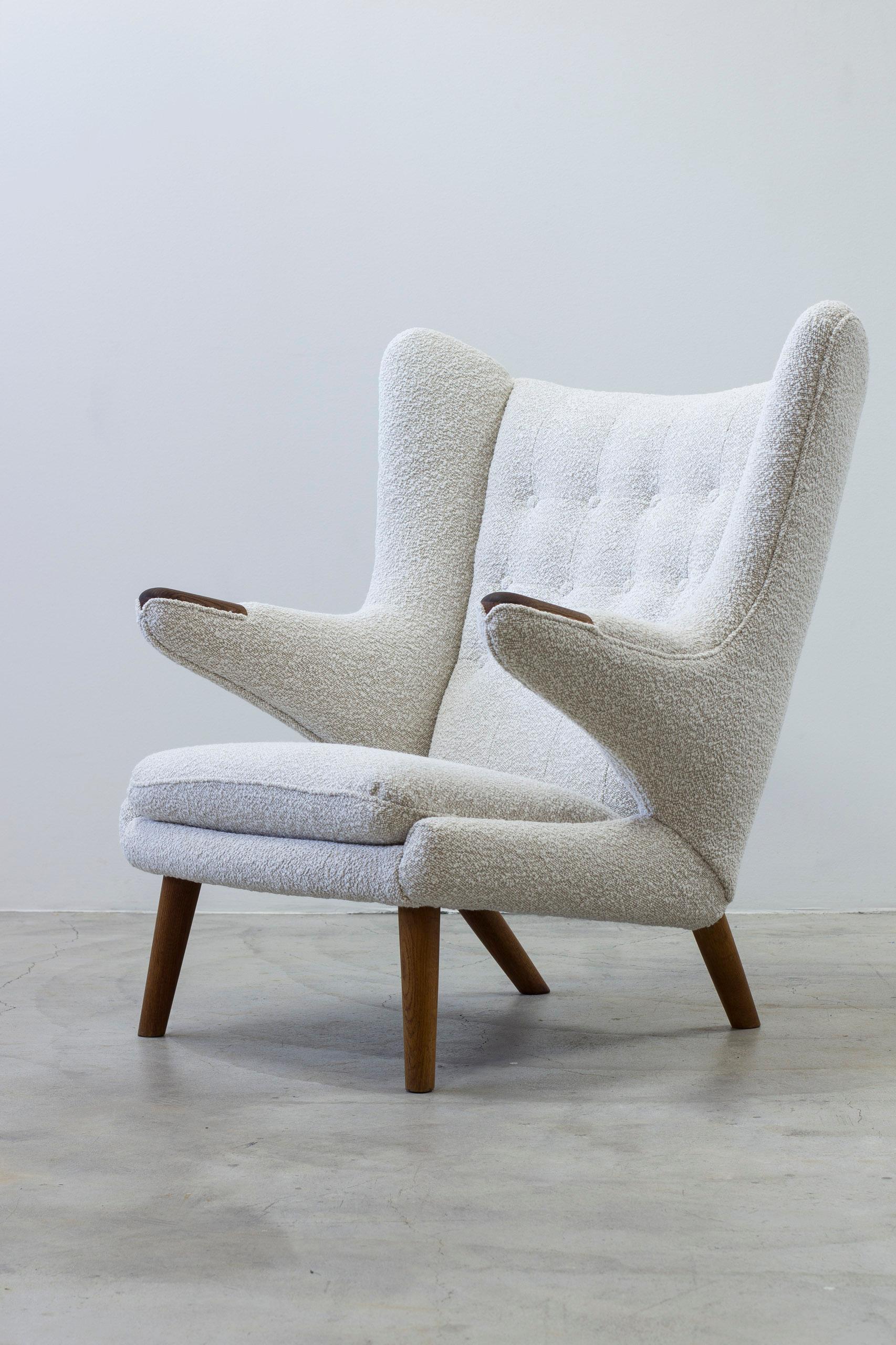 Iconic lounge chair model 
