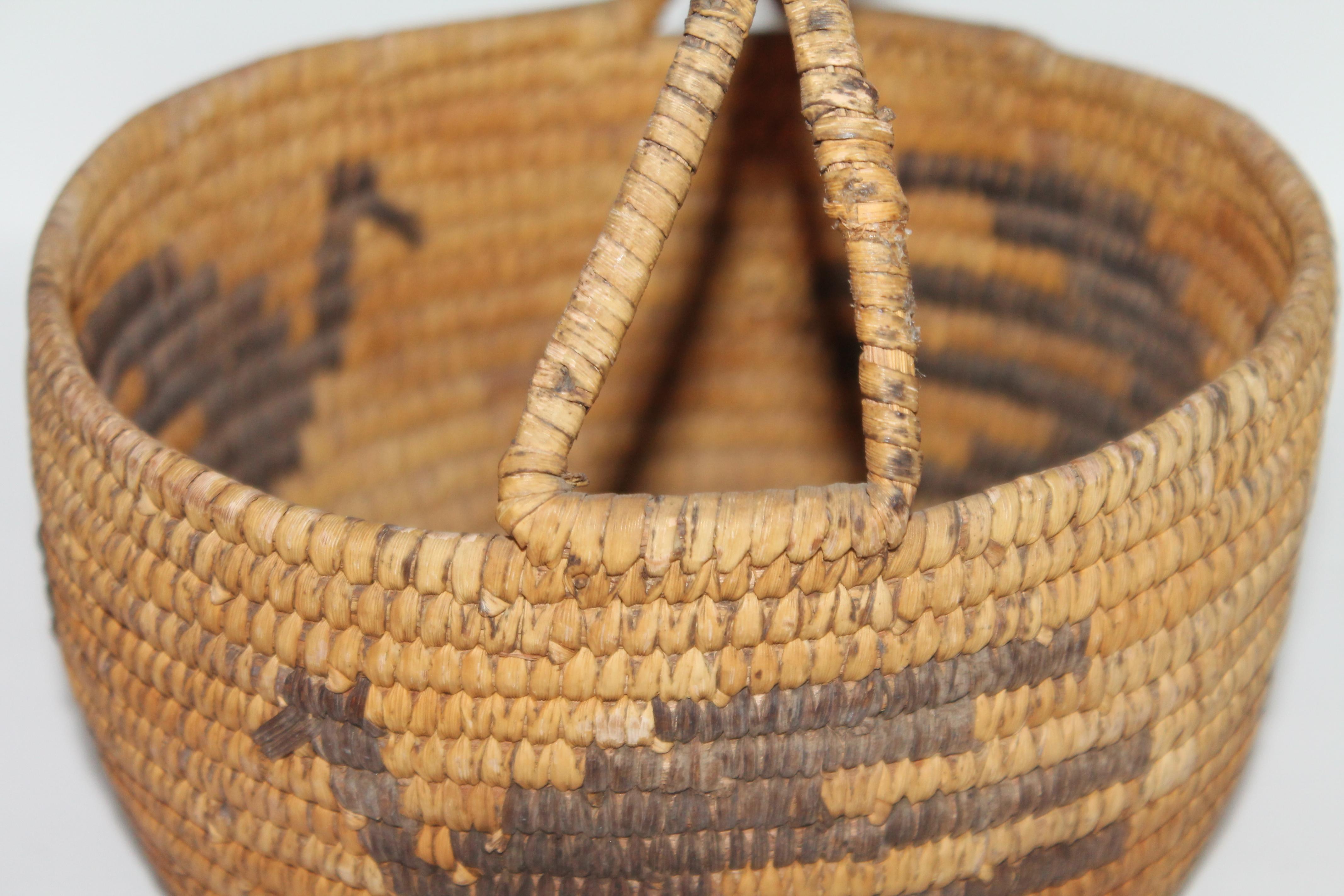 Papago American Indian Handled Basket In Good Condition In Los Angeles, CA