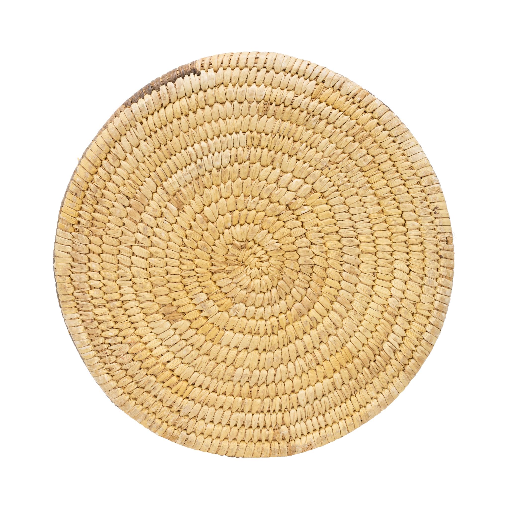 Papago basketry bowl with geometric designs. Simple, but highly displayable. Would complement a handmade indigenous basketry collection or decor of a Southwestern style home. Circa 1920. Size: 6