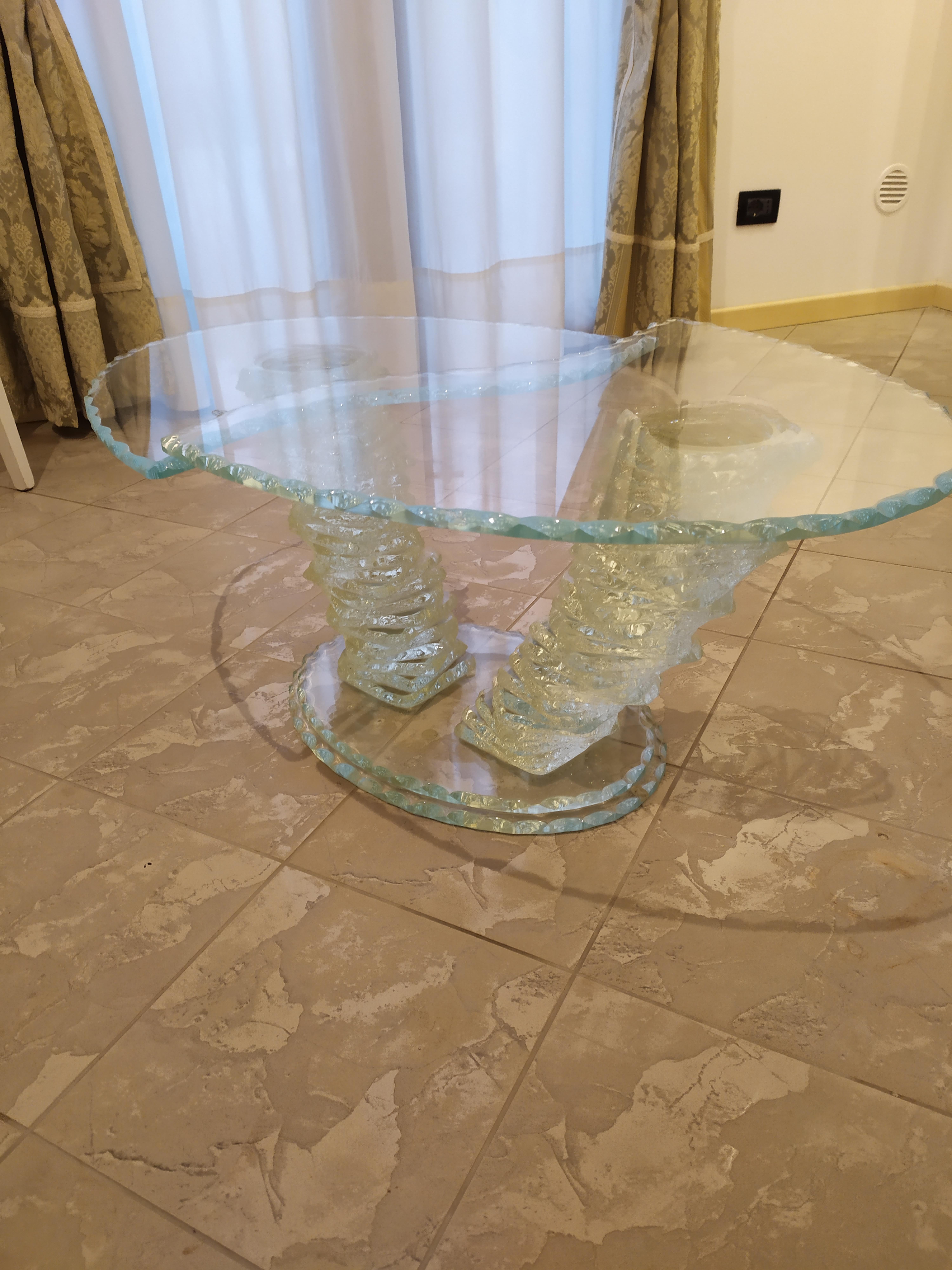 Couchtisch „Papale“ aus Muranoglas  , Handgefertigt, graviert  von Fratelli Tosi im Zustand „Neu“ im Angebot in Murano Venezia, IT