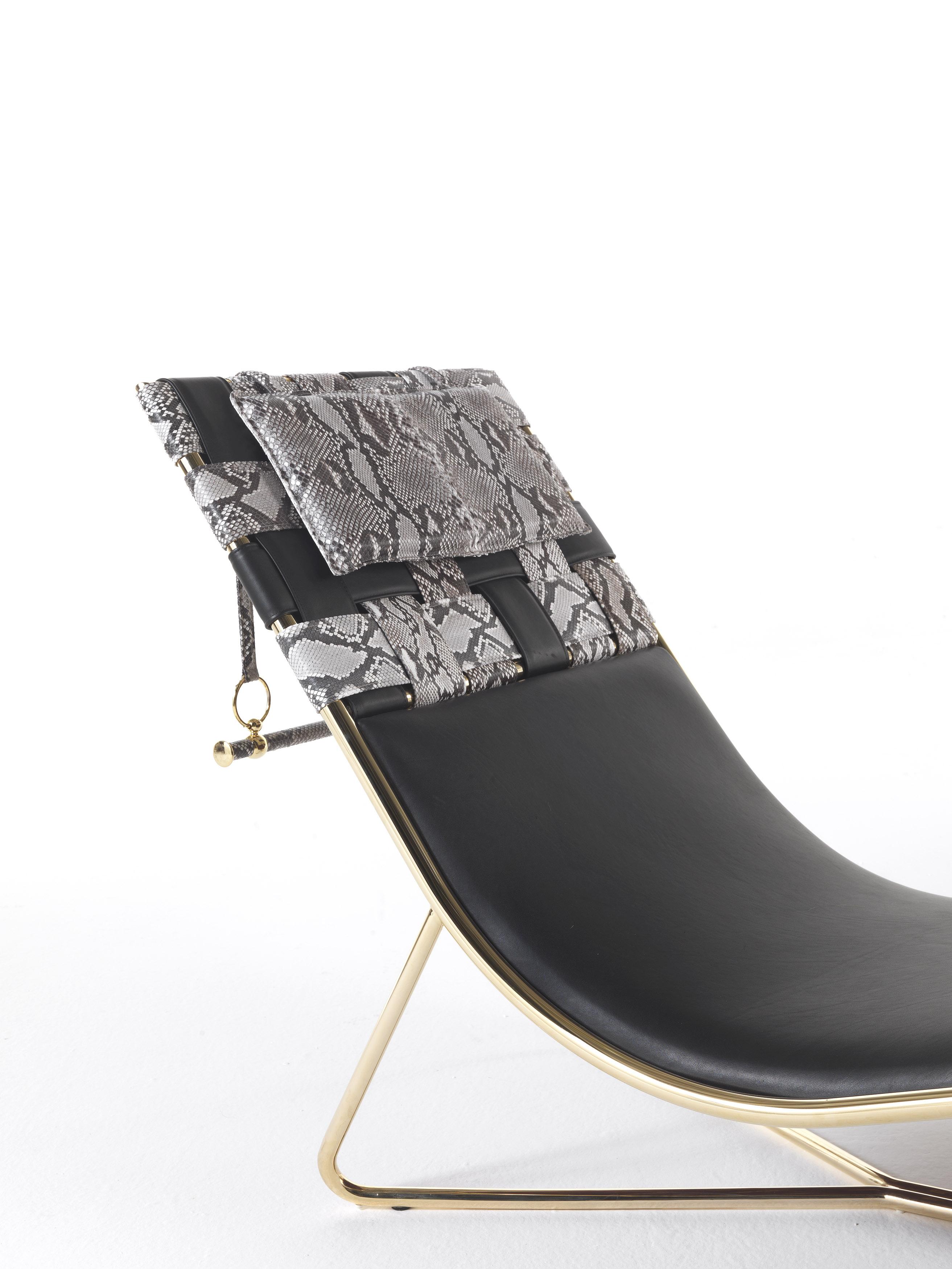 Modern 21st Century Papeete Chaise Lounge in Leather by Roberto Cavalli Home Interiors For Sale