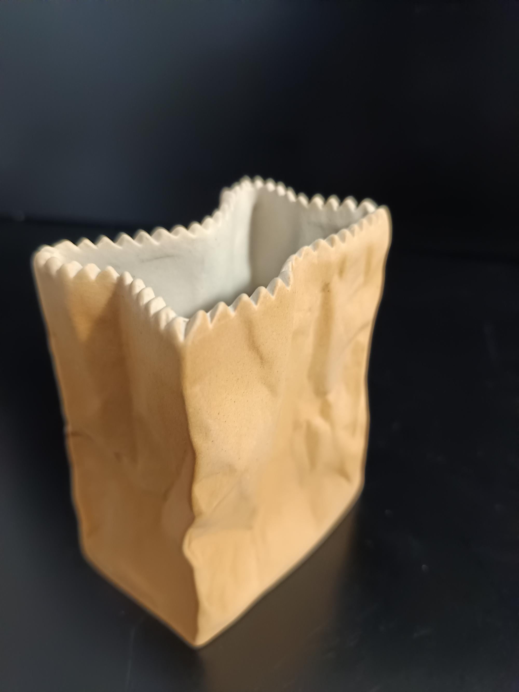 Vaso in ceramica Paper Bag di Tapio Wirkkala per Rosenthal  in vendita 2