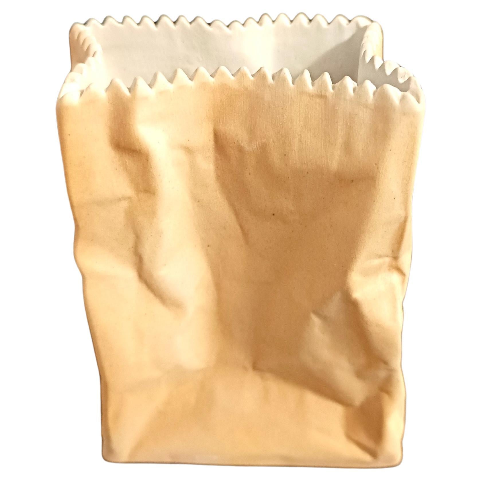 Vaso in ceramica Paper Bag di Tapio Wirkkala per Rosenthal  in vendita