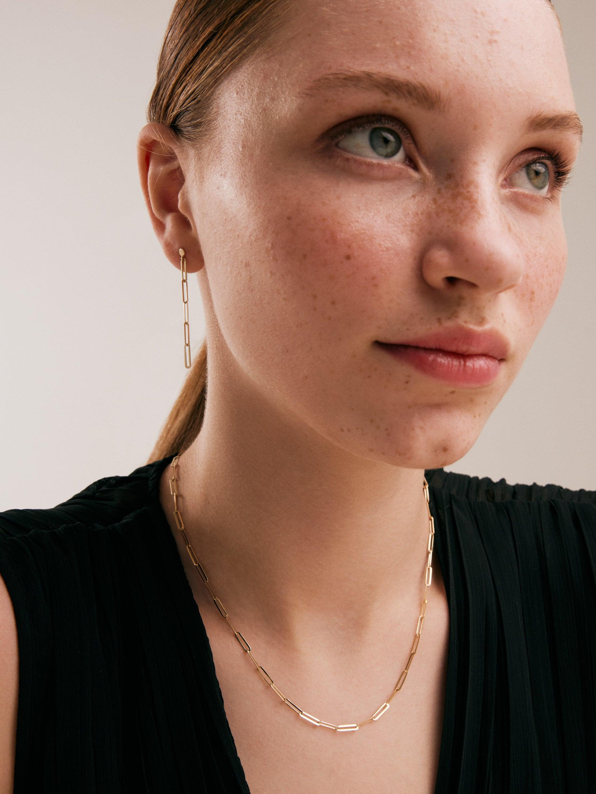 Paper Clip Drop Earrings in 14K Solid Yellow Gold In New Condition For Sale In New York, NY