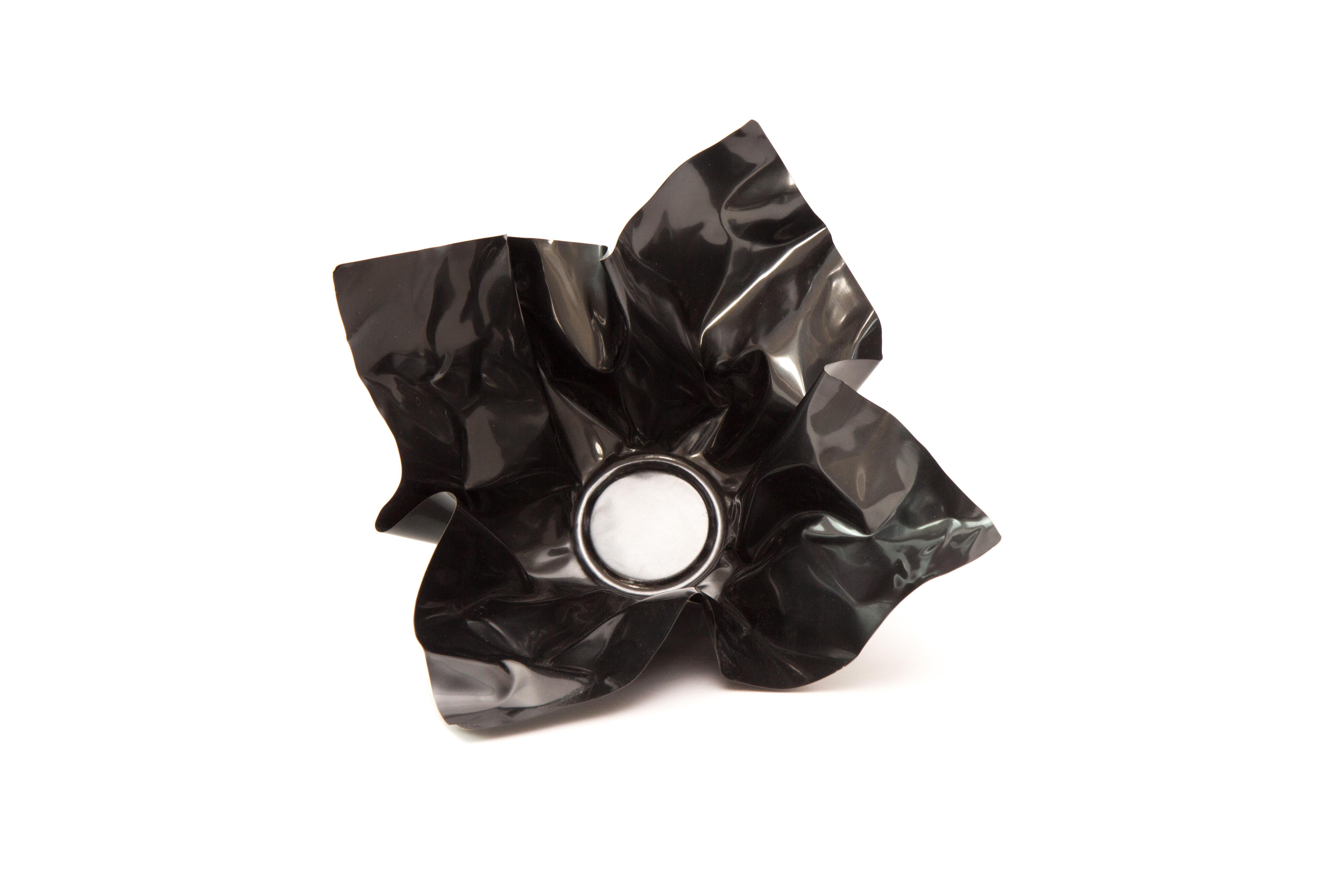 Postmoderne Paper Darkened Brass Bowl I par Gentner Design en vente
