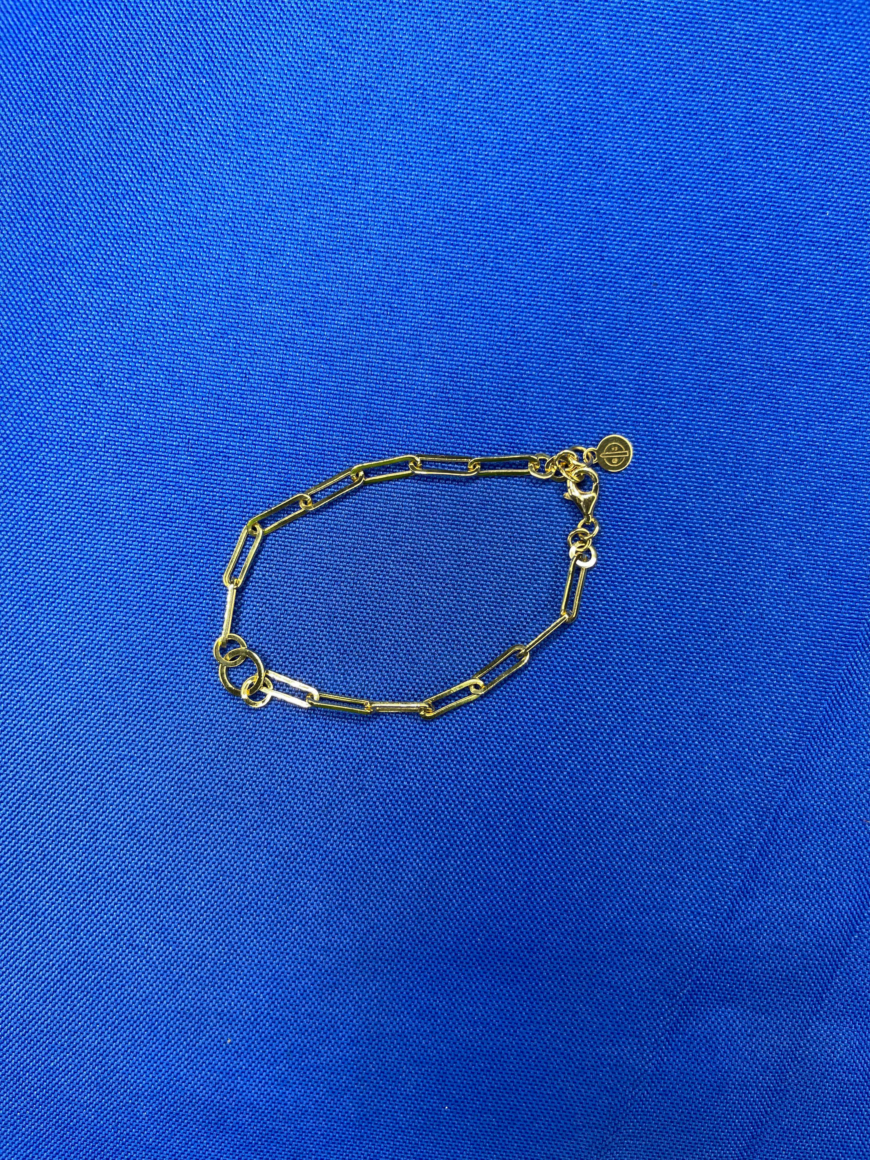 Paper Elongated Clip Link Charms Fashion 18 Karat Yellow Solid Gold Bracelet In New Condition For Sale In Oakton, VA
