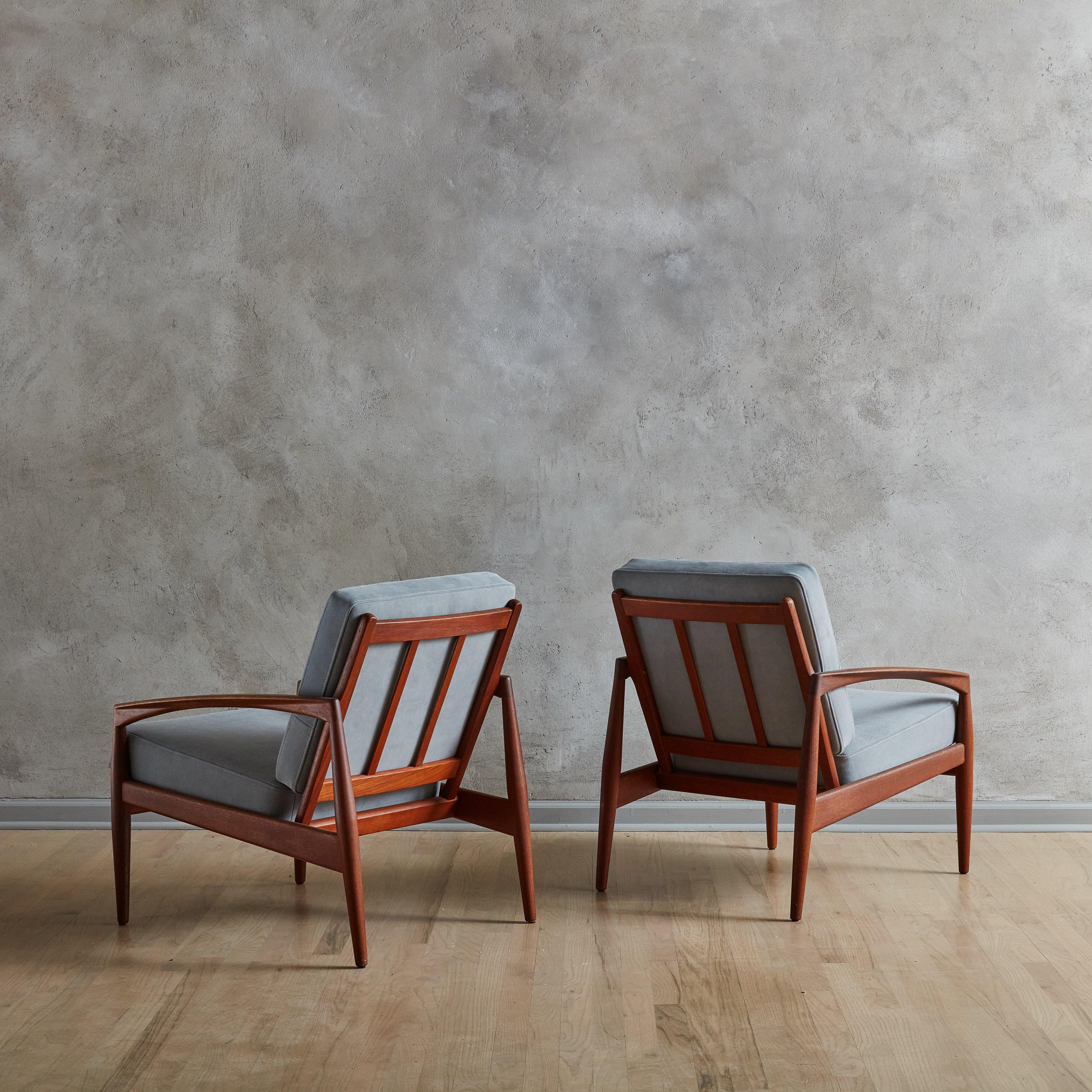 Danois Chaise grise en daim et teck Kai Kristiansen pour Magnus Olesen en vente