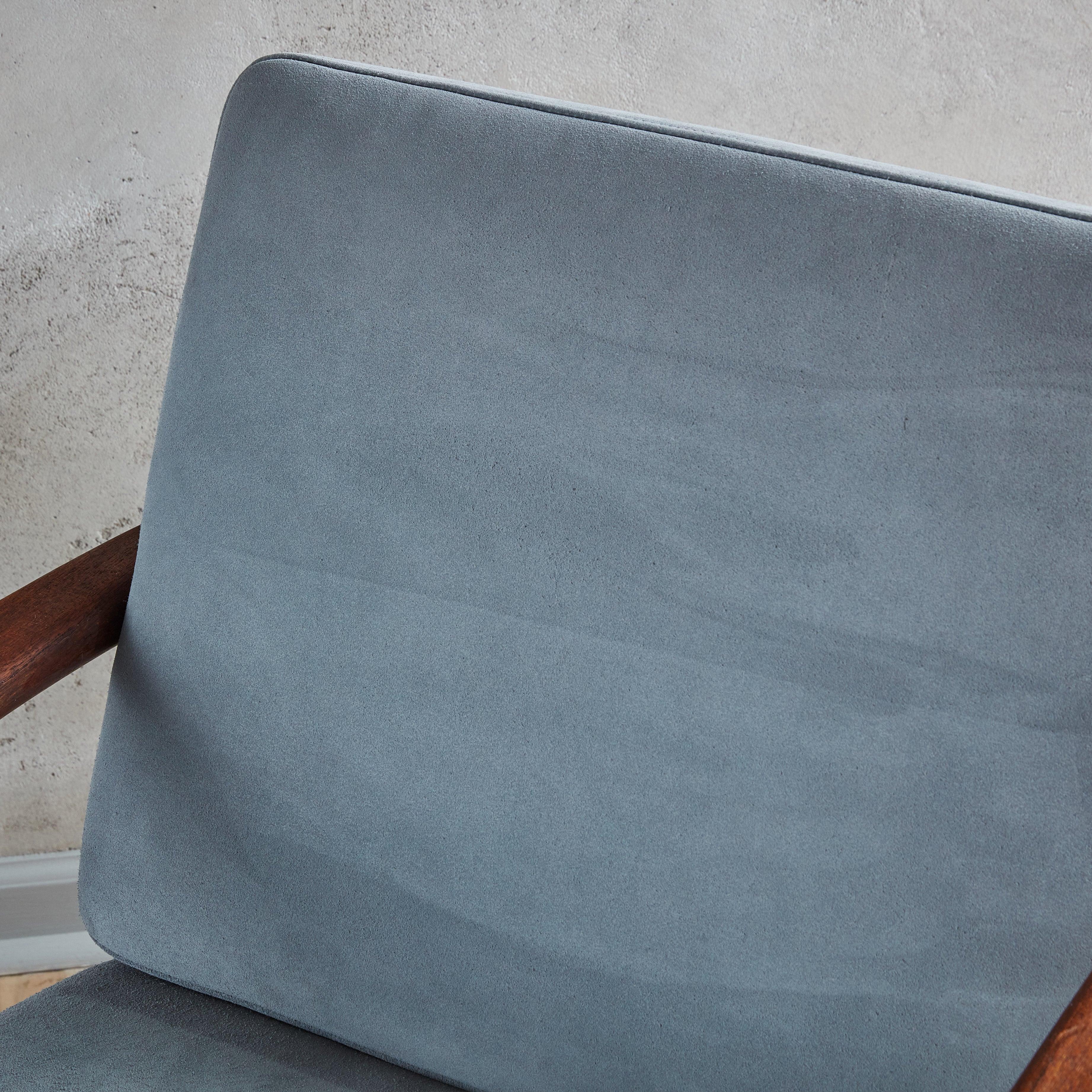 Daim Chaise grise en daim et teck Kai Kristiansen pour Magnus Olesen en vente