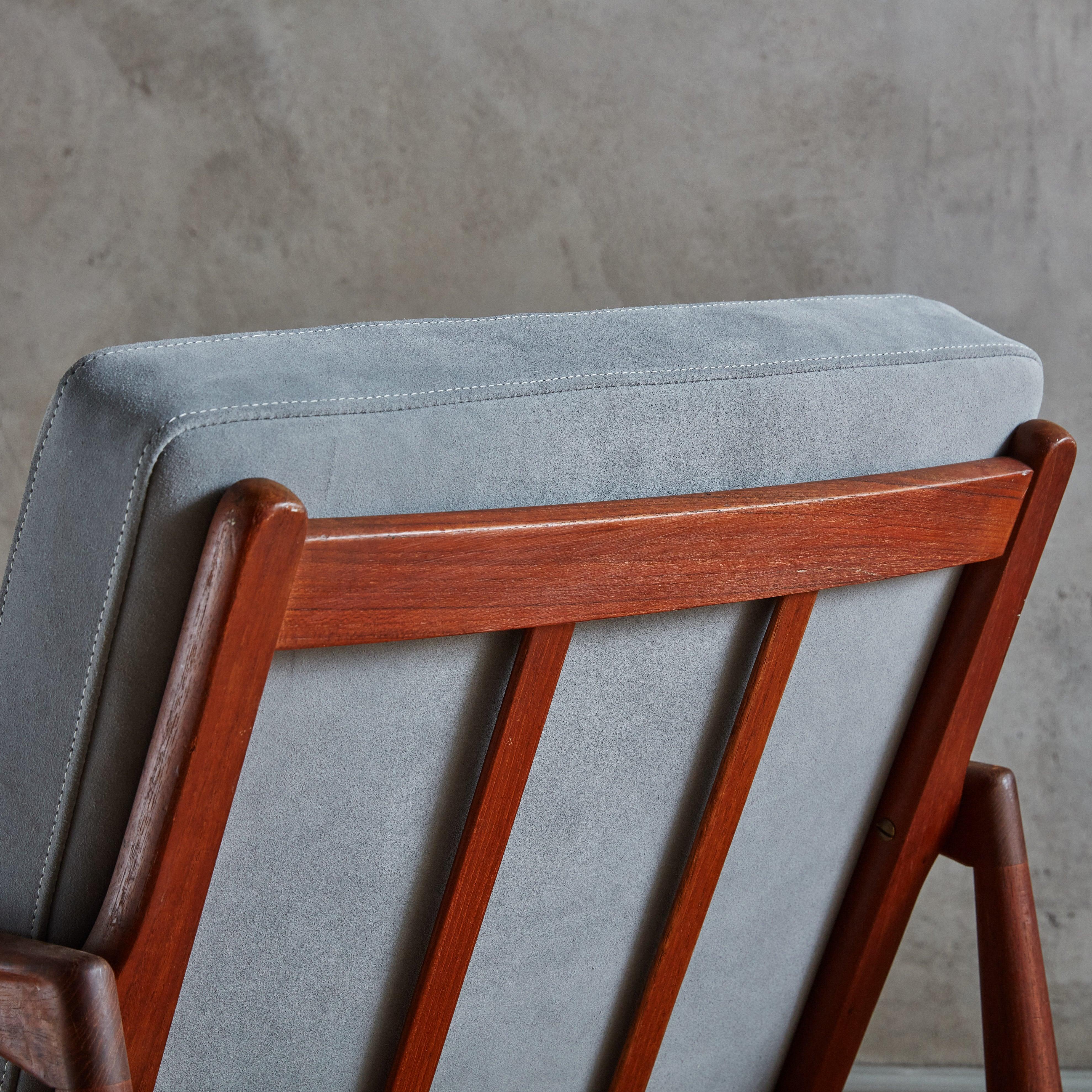 Chaise grise en daim et teck Kai Kristiansen pour Magnus Olesen en vente 2