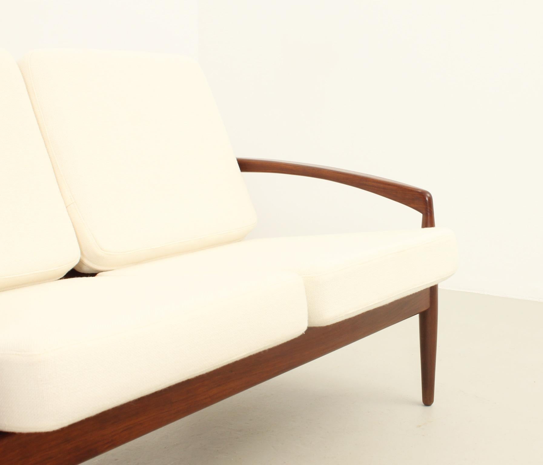 Papiermesser-Sofa von Kai Kristiansen für Magnus Olesen, Dänemark, 1956 (Skandinavische Moderne) im Angebot