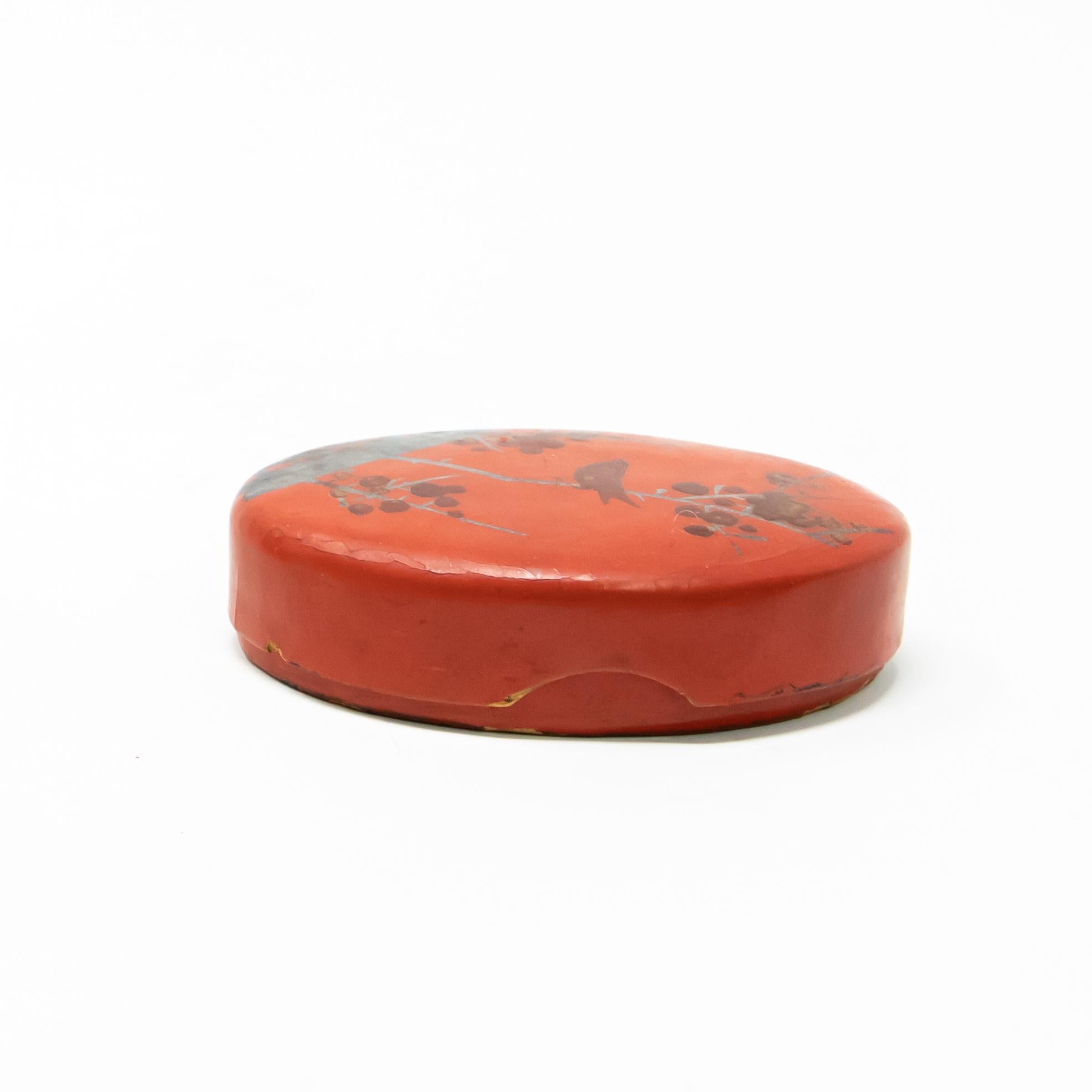 Paper Mâché Red Pillbox with Bird Motif For Sale 3