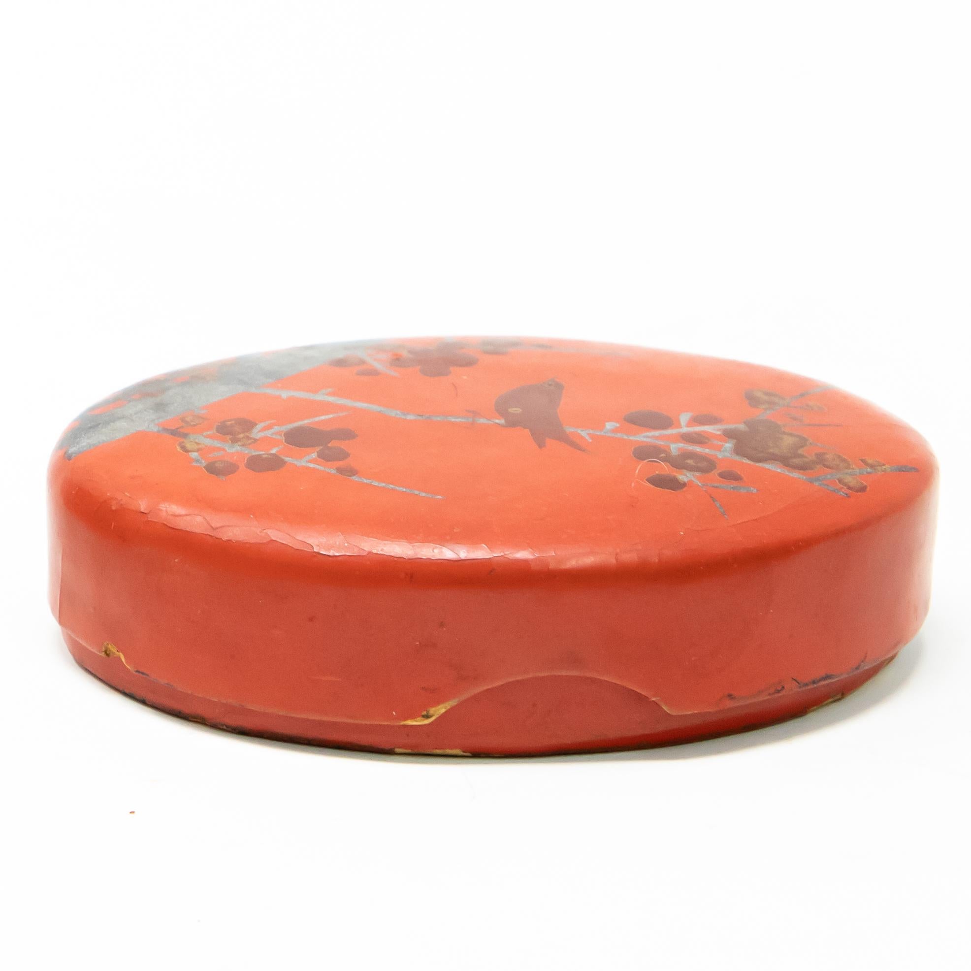 Paper Mâché Red Pillbox with Bird Motif For Sale 5