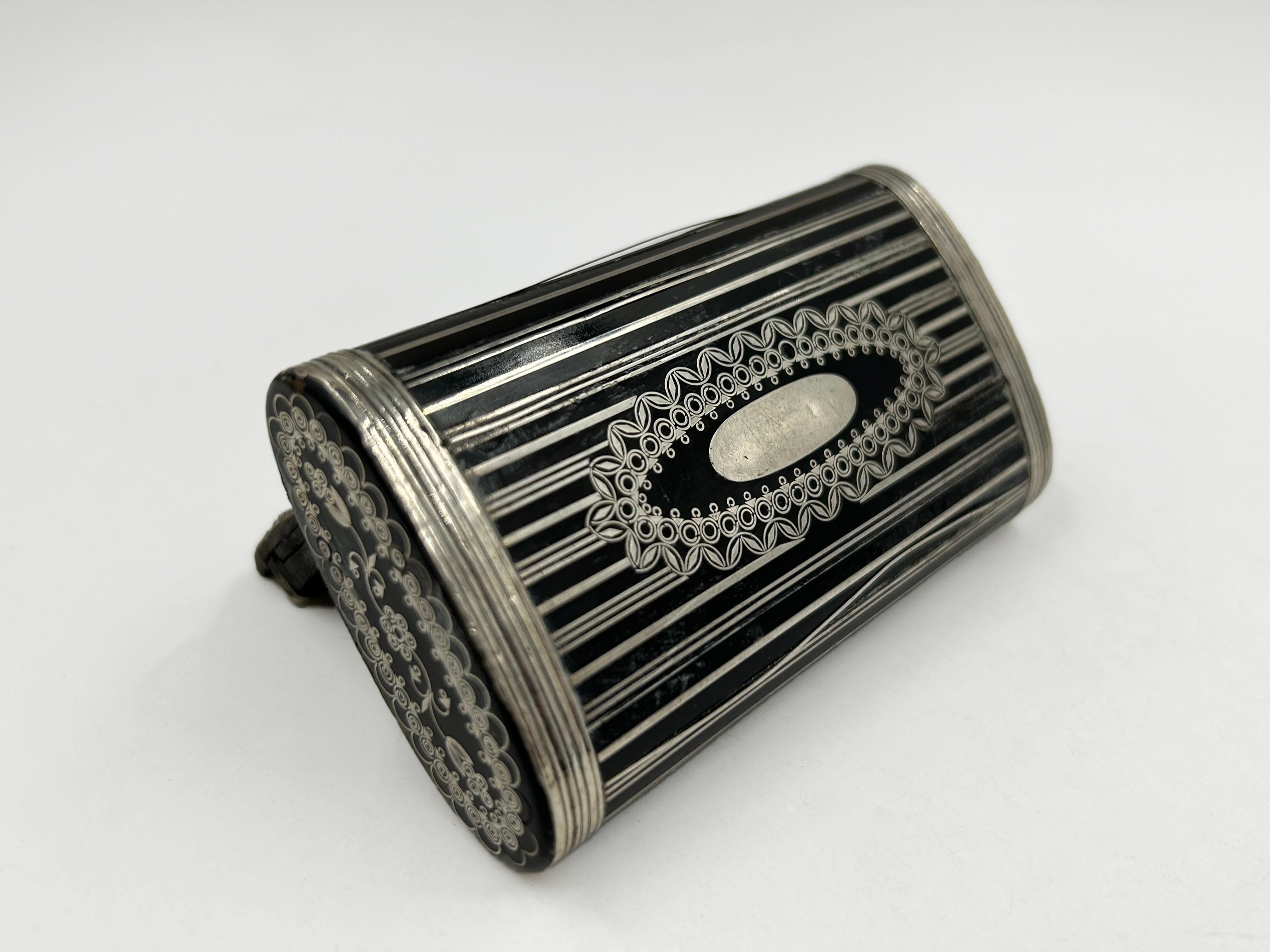 Hand-Crafted Paper Mache Snuff Box with Silver Piqué, 19th Century For Sale