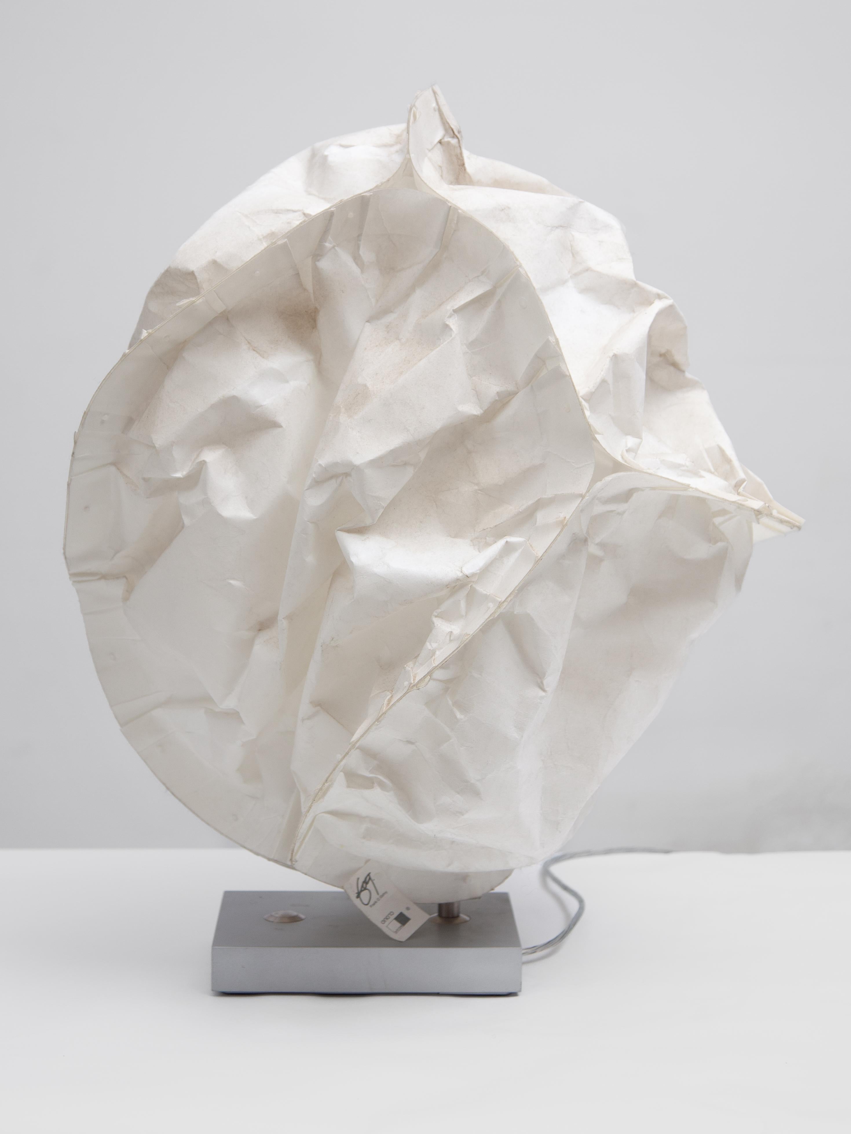 Original Cloud Table Lamp designed by architect Frank Gehry for BELUX. A cloud for indoors. Is there anything more beautiful? The poetic character of the 'Cloud' lamp makes it an atmospheric light sculpture that fits perfectly in any living room.