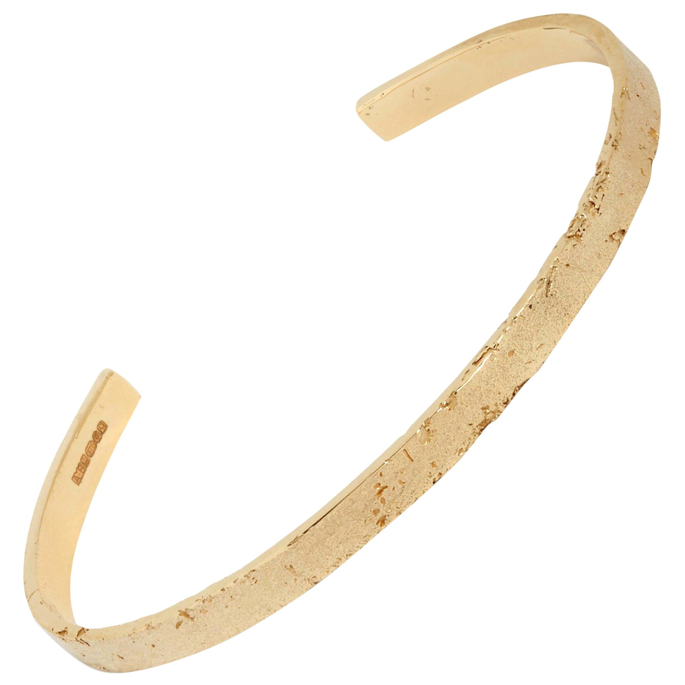 Texturierte Manschette aus 18 Karat Gold von Allison Bryan im Angebot