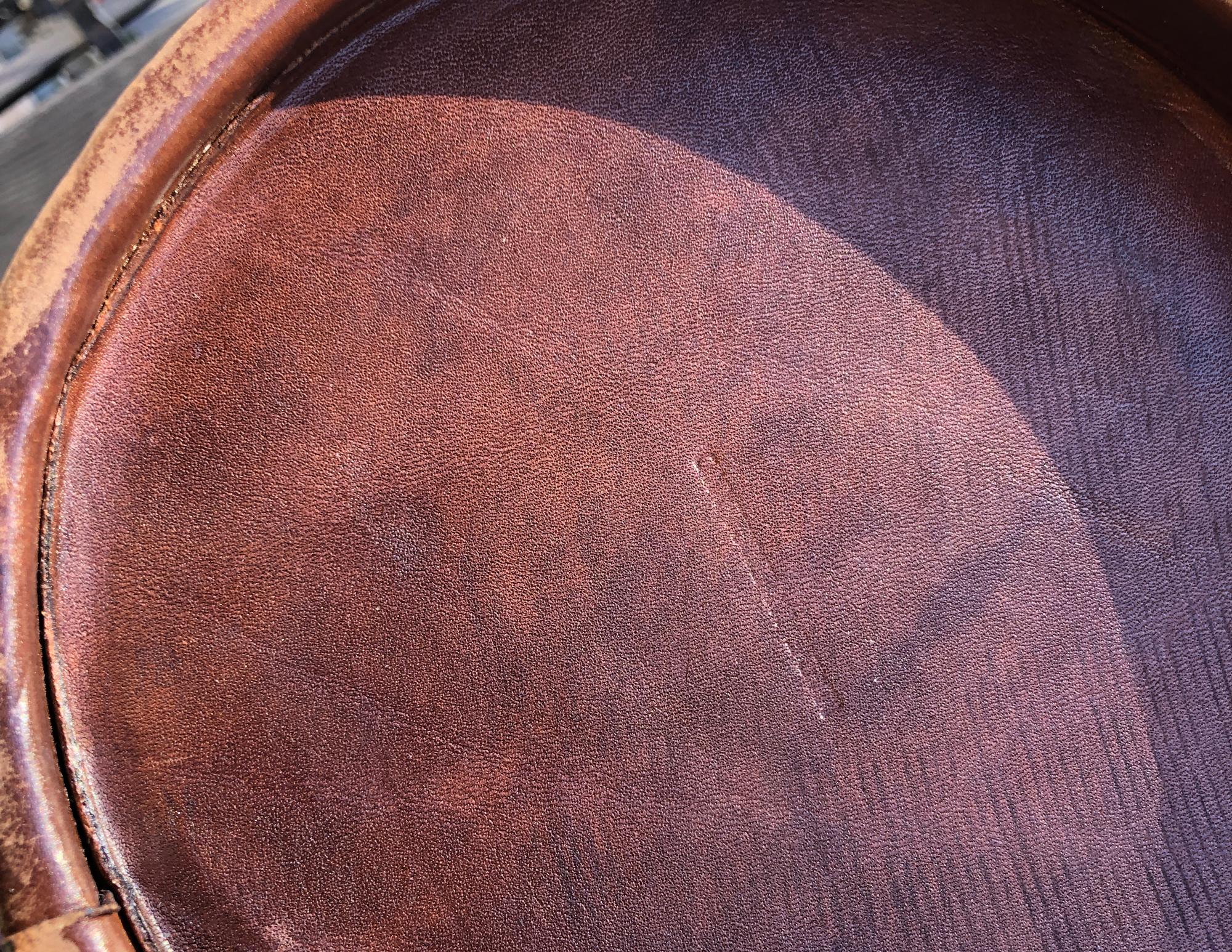 Paper Waste Bin in Patinated Leather Made for Firma Svenskt Tenn, 1960s In Good Condition For Sale In Stockholm, SE