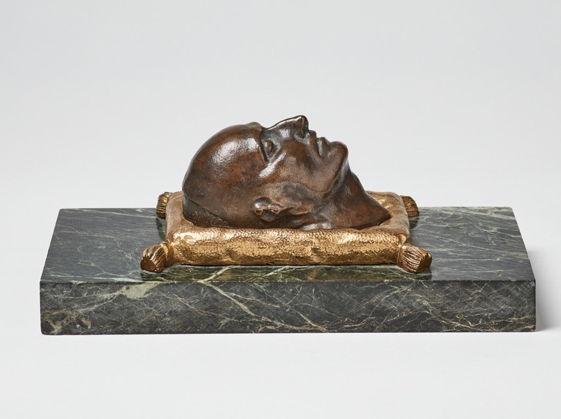 Paper Weight with a Patinated Bronze of Napoleons Death Mask on a Green Marble In Good Condition In Stockholm, SE