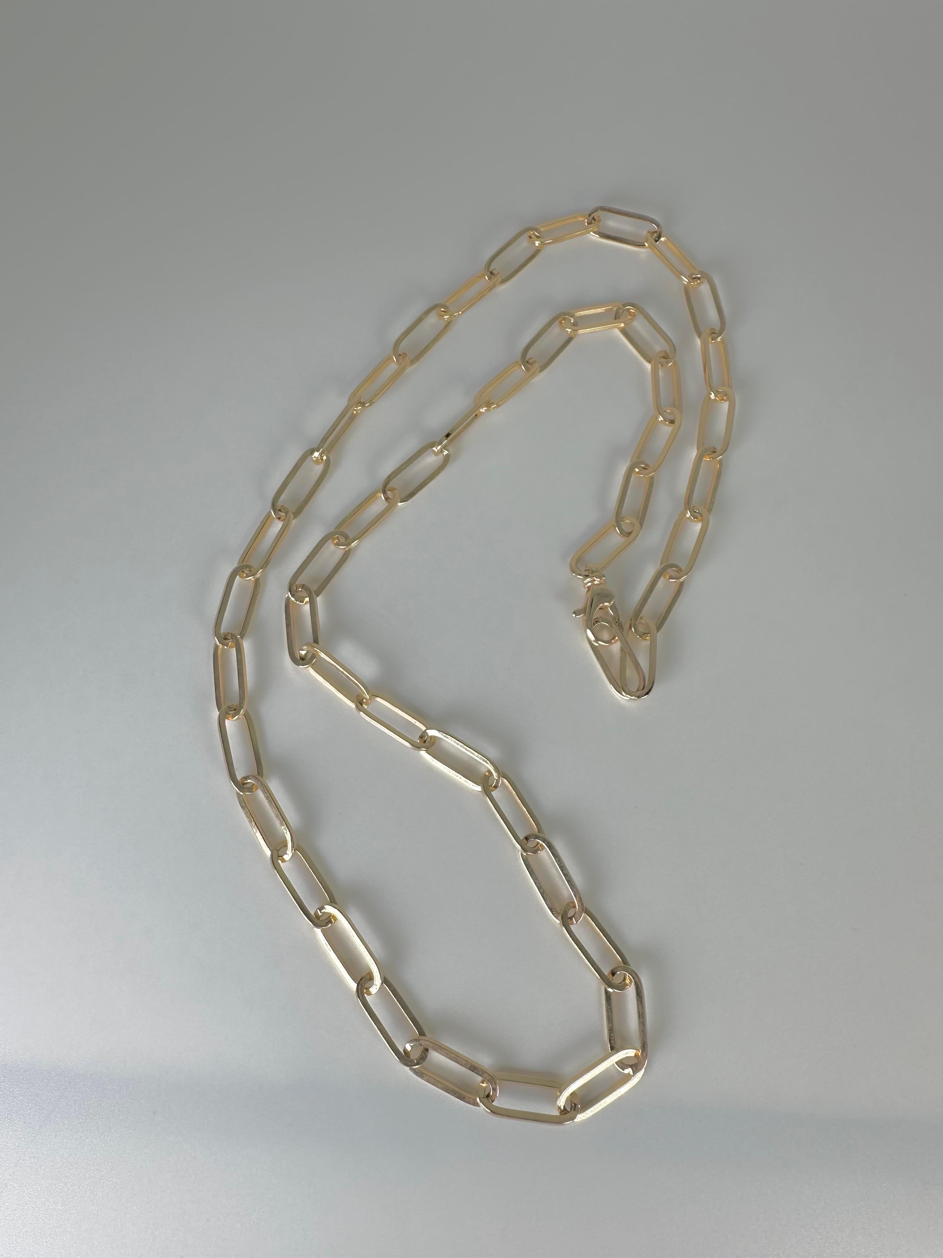 Inredible paperclip necklace made with solid gold, every clip is polished to perfection and then assembled. This necklace will look incredible on its own or with any pendant. At the length of 26 inches you can use the chain as double or single and