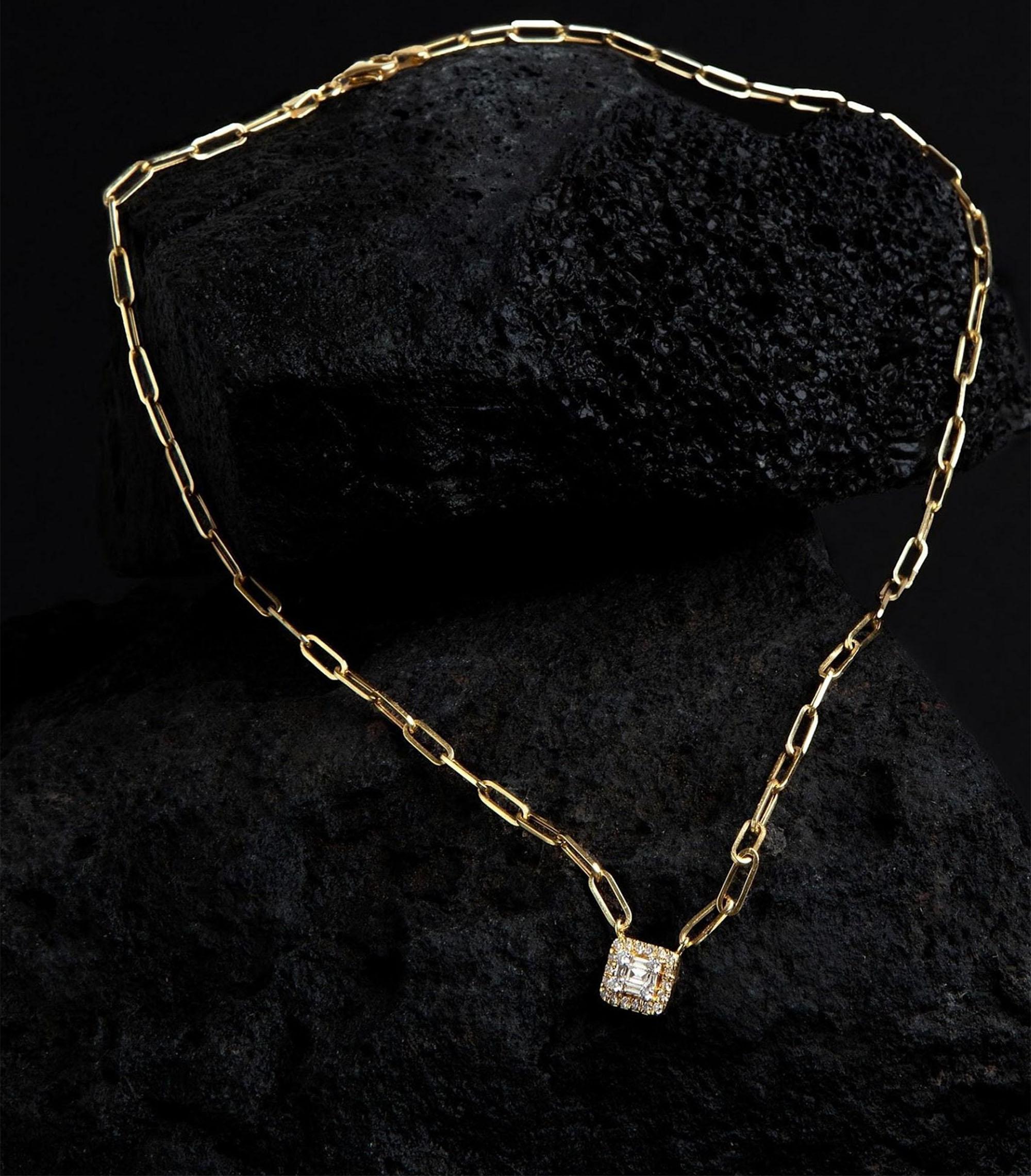 Collana a catena con ciondolo in oro 14K con diamante taglio cuscino Paperclip in vendita