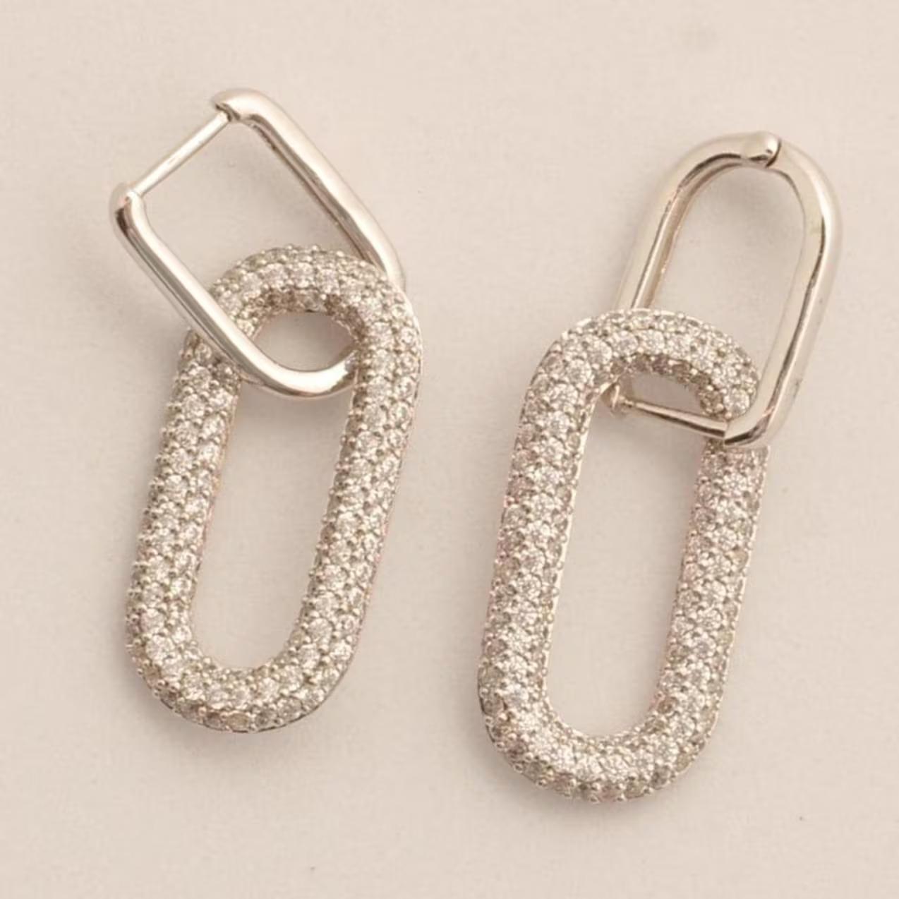 Donna Orecchini a cerchio con diamanti Paperclip Link in oro massiccio 14K (certificati) in vendita