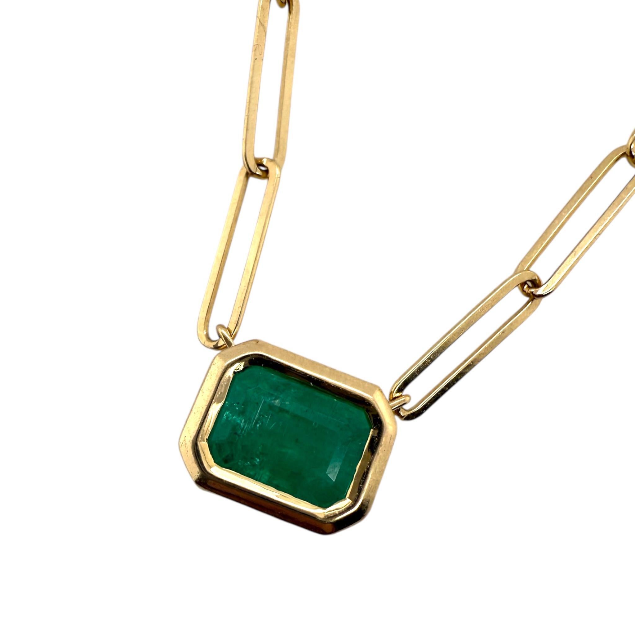 Emerald Cut Paperclip Style Bezel Set Emerald Necklace 14K Yellow Gold For Sale