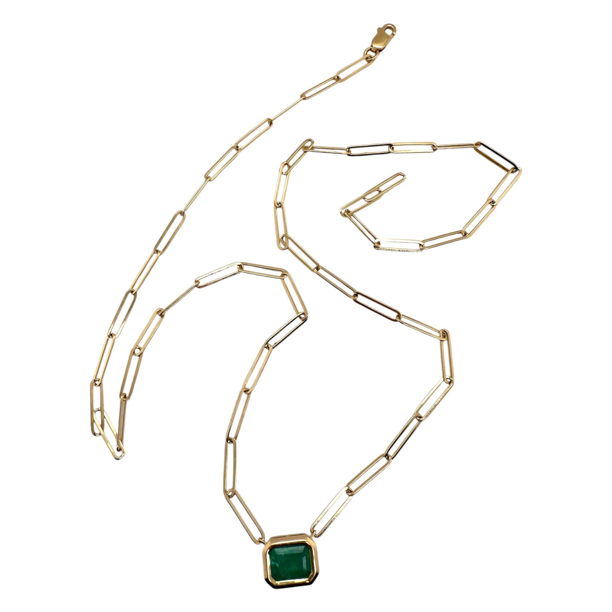 Women's Paperclip Style Bezel Set Emerald Necklace 14K Yellow Gold For Sale