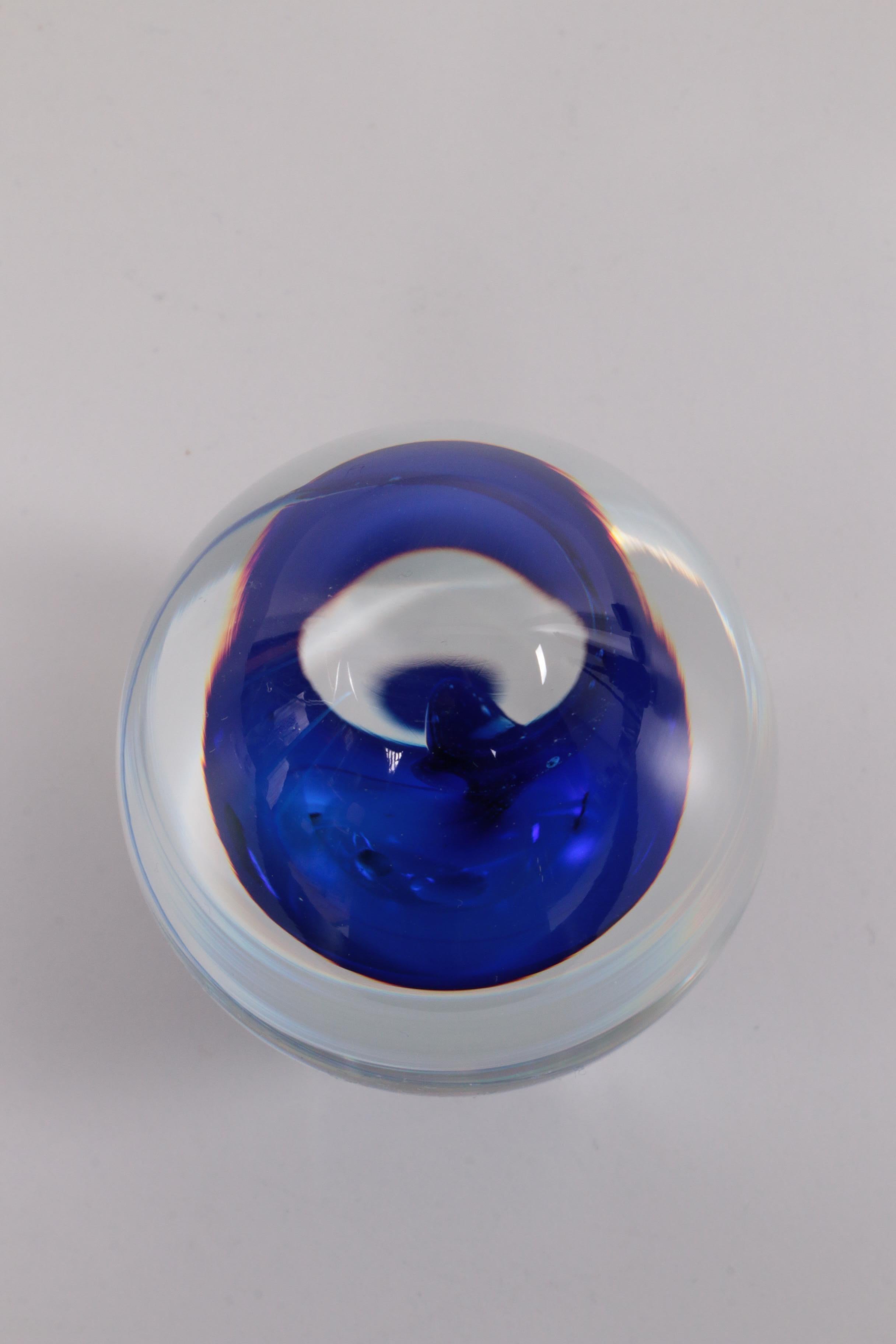 Paperweight Egg Shape with Blue Drop Artcristal Bohemia For Sale 3