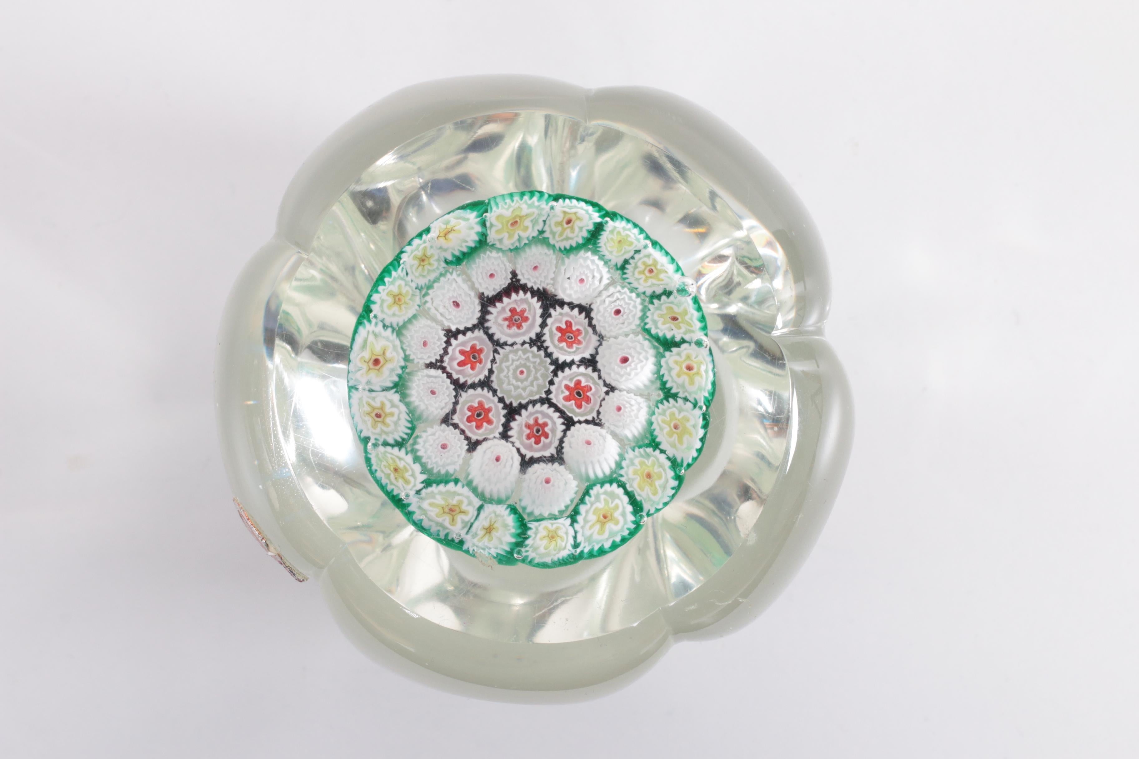 Paperweight Flower Modèle de Murano Italie, 1960 Bon état - En vente à Oirlo, LI
