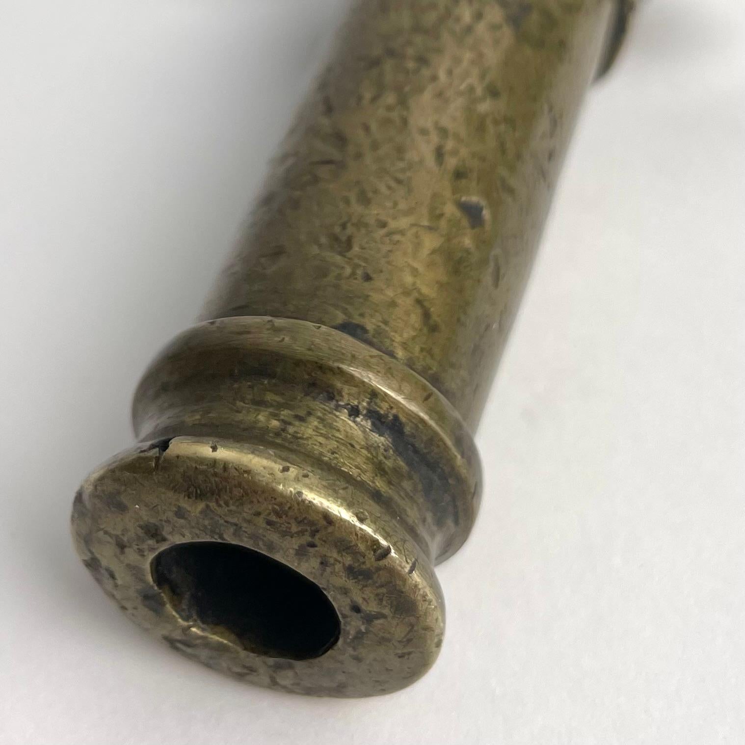 Briefbeschwerer aus Bronze aus dem späten 18. Jahrhundert in Form eines Kanonenfass im Angebot 6