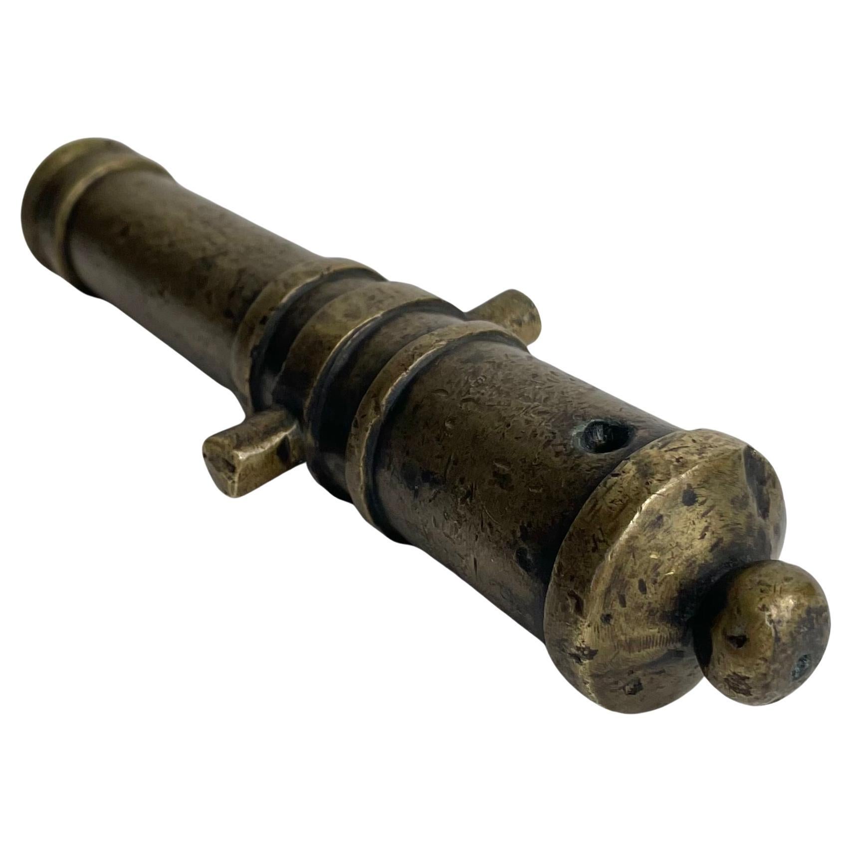 Paperweight in bronze from the late 18th Century in the shape of a cannon barrel