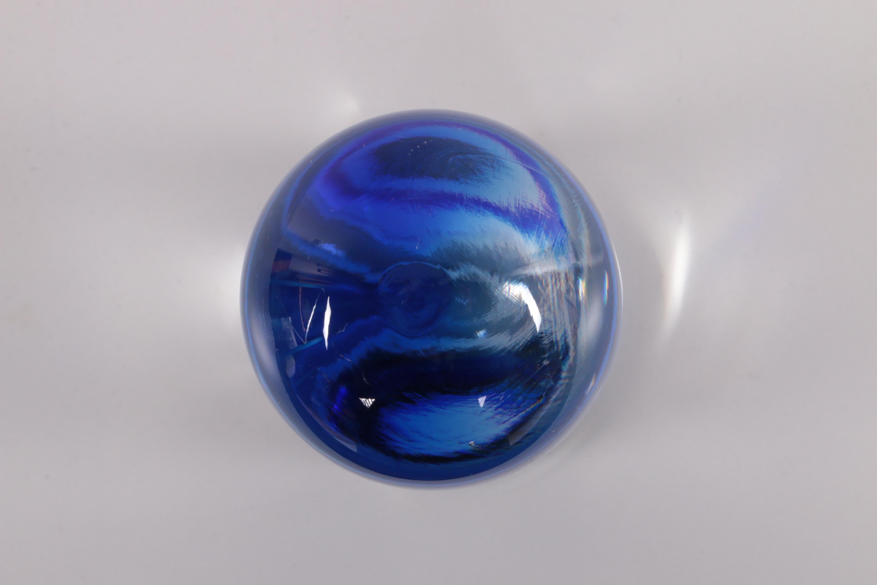 Paperweight Marked in Blue with W. Hessen O.Horn Leerdam Holland  For Sale 4