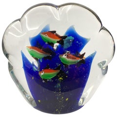 Sculpture presse-papiers pour aquarium en verre de Murano blanc, bleu, rouge et vert