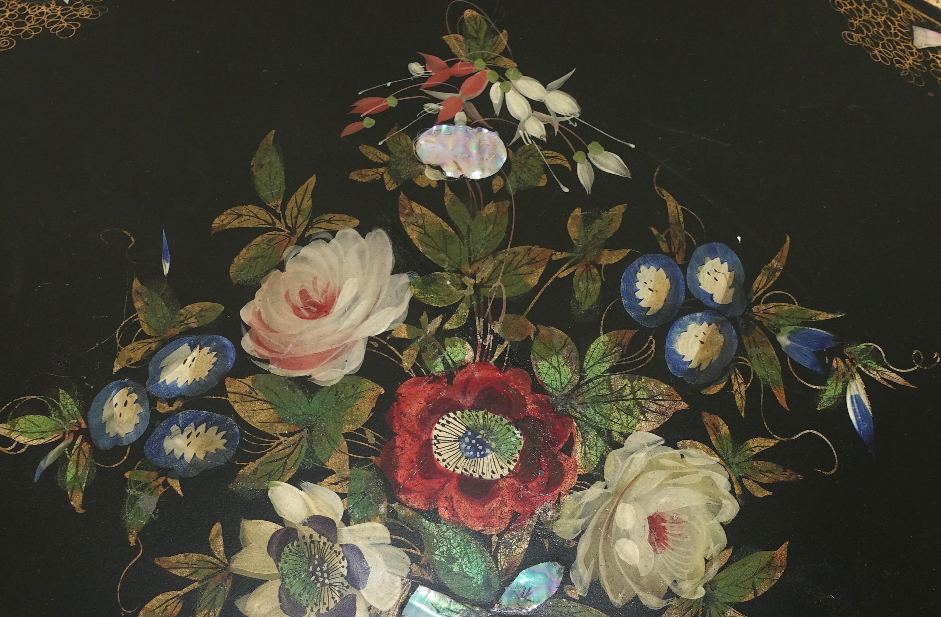 Papier Mâché Hand Painted Tray Table with Mother of Pearl Inlay, 19th Century 4