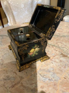 Papier-Mâché Tea Caddie /1850 with Floral and Foliate Designs with Black Ground